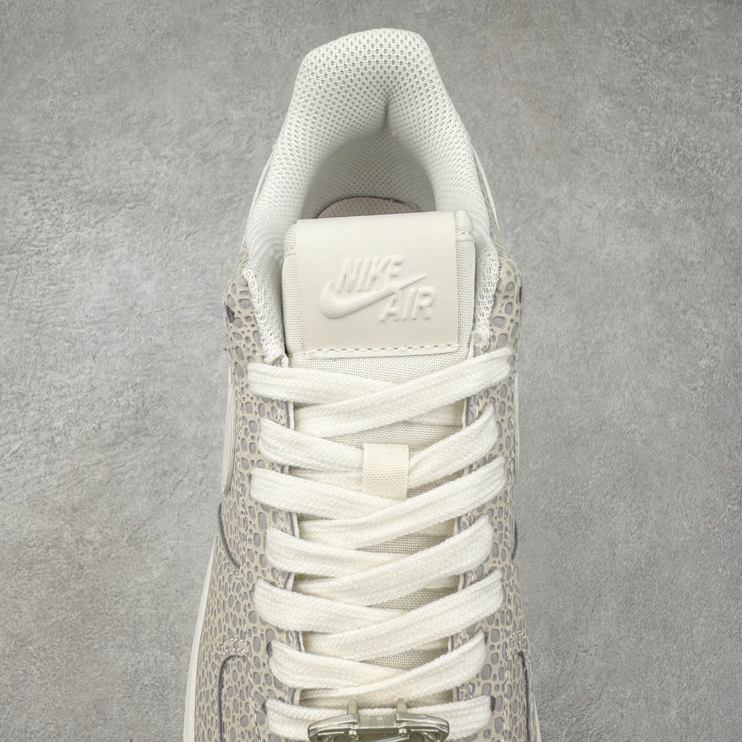 图片[5]-NK Air Force 1´07 Low 空军一号低帮百搭休闲运动板鞋 FJ4146-104 柔软、弹性十足的缓震性能和出色的中底设计 横跨复古与现代的外型结合 造就出风靡全球 三十多年的Force 1 直到今天还深受青睐 尺码：36 36.5 37.5 38 38.5 39 40 40.5 41 42 42.5 43 44 44.5 45-选品中心