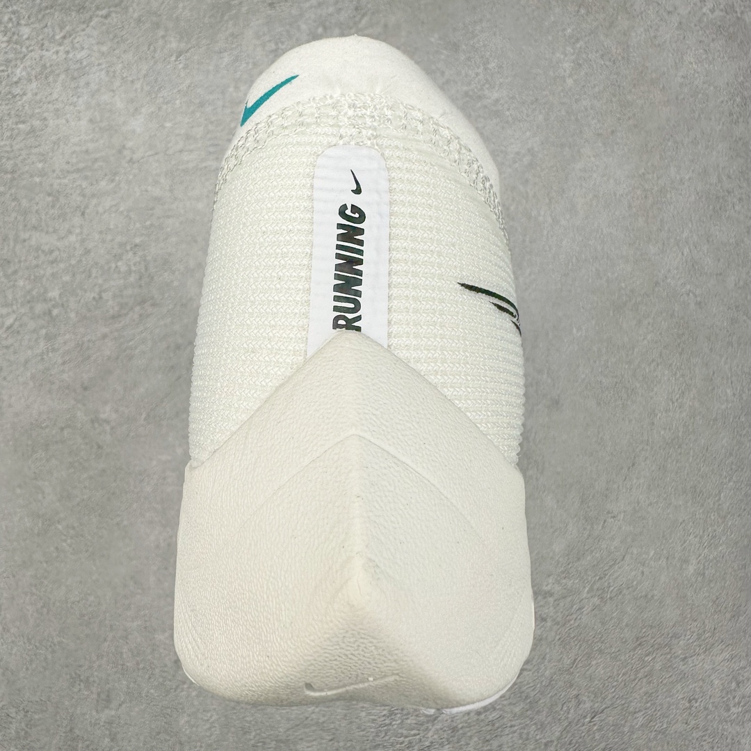图片[8]-＃特价福利 NK ZoomX Vaporfly Next% 破2马拉松跑鞋 细节整体升级 这款next%和上一款4%的鞋最大区的别于在鞋面面料 鞋面使用了全新 Vaporweave 科技 这种类似蝉翼的材质相比 Flyknit 更加轻薄透气 非对称的鞋带系统和泡棉护垫的加入令舒适度更高 鞋头辅以超大的 Swoosh 点缀 再配上流线型外观设计 时尚感十足 尺码：36 36.5 37.5 38 38.5 39 40 40.5 41 42 42.5 43 44 44.5 45-选品中心