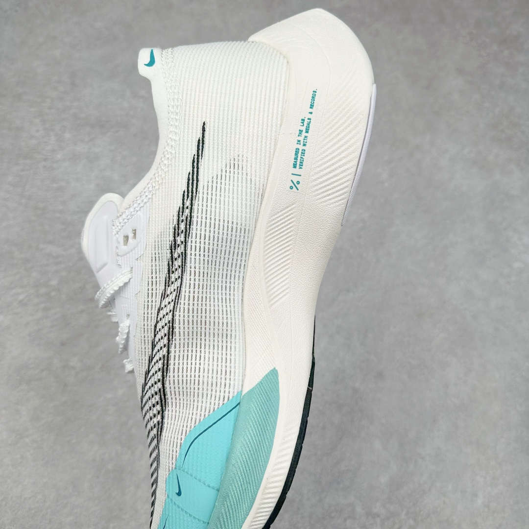 图片[7]-＃特价福利 NK ZoomX Vaporfly Next% 破2马拉松跑鞋 细节整体升级 这款next%和上一款4%的鞋最大区的别于在鞋面面料 鞋面使用了全新 Vaporweave 科技 这种类似蝉翼的材质相比 Flyknit 更加轻薄透气 非对称的鞋带系统和泡棉护垫的加入令舒适度更高 鞋头辅以超大的 Swoosh 点缀 再配上流线型外观设计 时尚感十足 尺码：36 36.5 37.5 38 38.5 39 40 40.5 41 42 42.5 43 44 44.5 45-选品中心