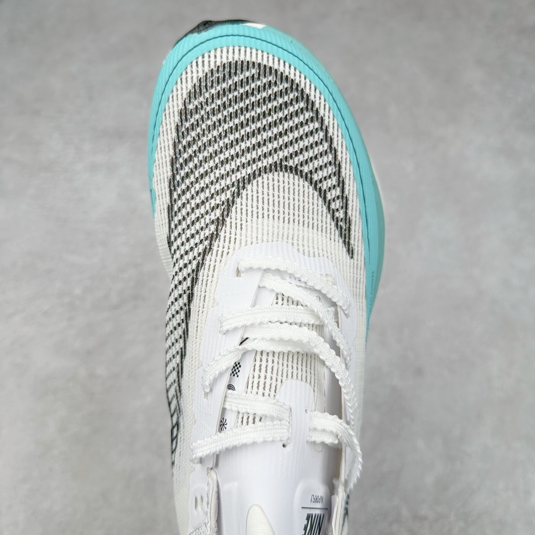图片[4]-＃特价福利 NK ZoomX Vaporfly Next% 破2马拉松跑鞋 细节整体升级 这款next%和上一款4%的鞋最大区的别于在鞋面面料 鞋面使用了全新 Vaporweave 科技 这种类似蝉翼的材质相比 Flyknit 更加轻薄透气 非对称的鞋带系统和泡棉护垫的加入令舒适度更高 鞋头辅以超大的 Swoosh 点缀 再配上流线型外观设计 时尚感十足 尺码：36 36.5 37.5 38 38.5 39 40 40.5 41 42 42.5 43 44 44.5 45-选品中心