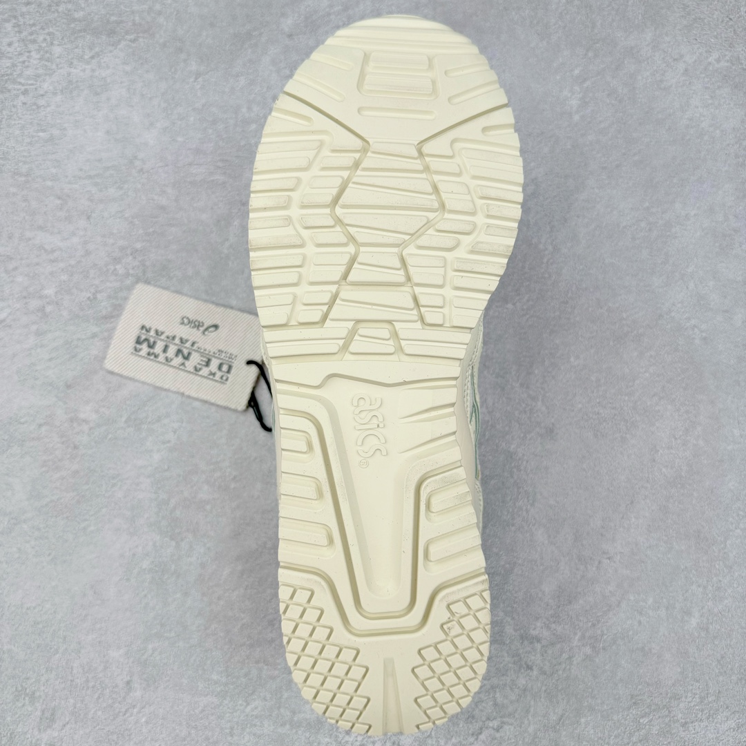 图片[9]-＃纯原福利 Asics Gel-Lyte III 亚瑟士3代系列低帮经典复古休闲运动跑步鞋 伴随着复古跑鞋的再度盛行，让不少运动品牌都将自家经典鞋款重新带回，ASICS 亚瑟士这两年受到众多球鞋爱好者追捧。近期，ASICS 亚瑟士以自己经典的 GEL-LYTE III OG 为蓝本推出了两双全新配色。第一双选择了灰色、藏蓝色和蒂芙尼蓝色拼接呈现，随之妆点一抹粉色，使整双鞋低调又不失细节。材质选择了大面积麂皮与网眼面料打造，保证了质感与透气性兼备。最后以略微泛黄的中底收尾，完善整体设计。另一双以深浅不同的卡其色打造鞋身，缀以淡紫色丰富鞋身细节，想必第一双会更加适合女生上脚。用料与上一双完全相同，提供了优秀的质感。尺码：36 37 37.5 38 39 39.5 40 40.5 41.5 42 42.5 43.5 44 45-选品中心