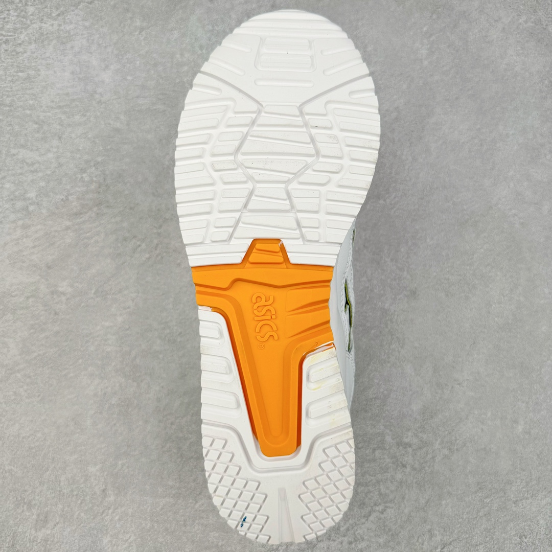 图片[9]-＃纯原福利 Asics Gel-Lyte III 亚瑟士3代系列低帮经典复古休闲运动跑步鞋 伴随着复古跑鞋的再度盛行，让不少运动品牌都将自家经典鞋款重新带回，ASICS 亚瑟士这两年受到众多球鞋爱好者追捧。近期，ASICS 亚瑟士以自己经典的 GEL-LYTE III OG 为蓝本推出了两双全新配色。第一双选择了灰色、藏蓝色和蒂芙尼蓝色拼接呈现，随之妆点一抹粉色，使整双鞋低调又不失细节。材质选择了大面积麂皮与网眼面料打造，保证了质感与透气性兼备。最后以略微泛黄的中底收尾，完善整体设计。另一双以深浅不同的卡其色打造鞋身，缀以淡紫色丰富鞋身细节，想必第一双会更加适合女生上脚。用料与上一双完全相同，提供了优秀的质感。尺码：36 37 37.5 38 39 39.5 40 40.5 41.5 42 42.5 43.5 44 45-选品中心