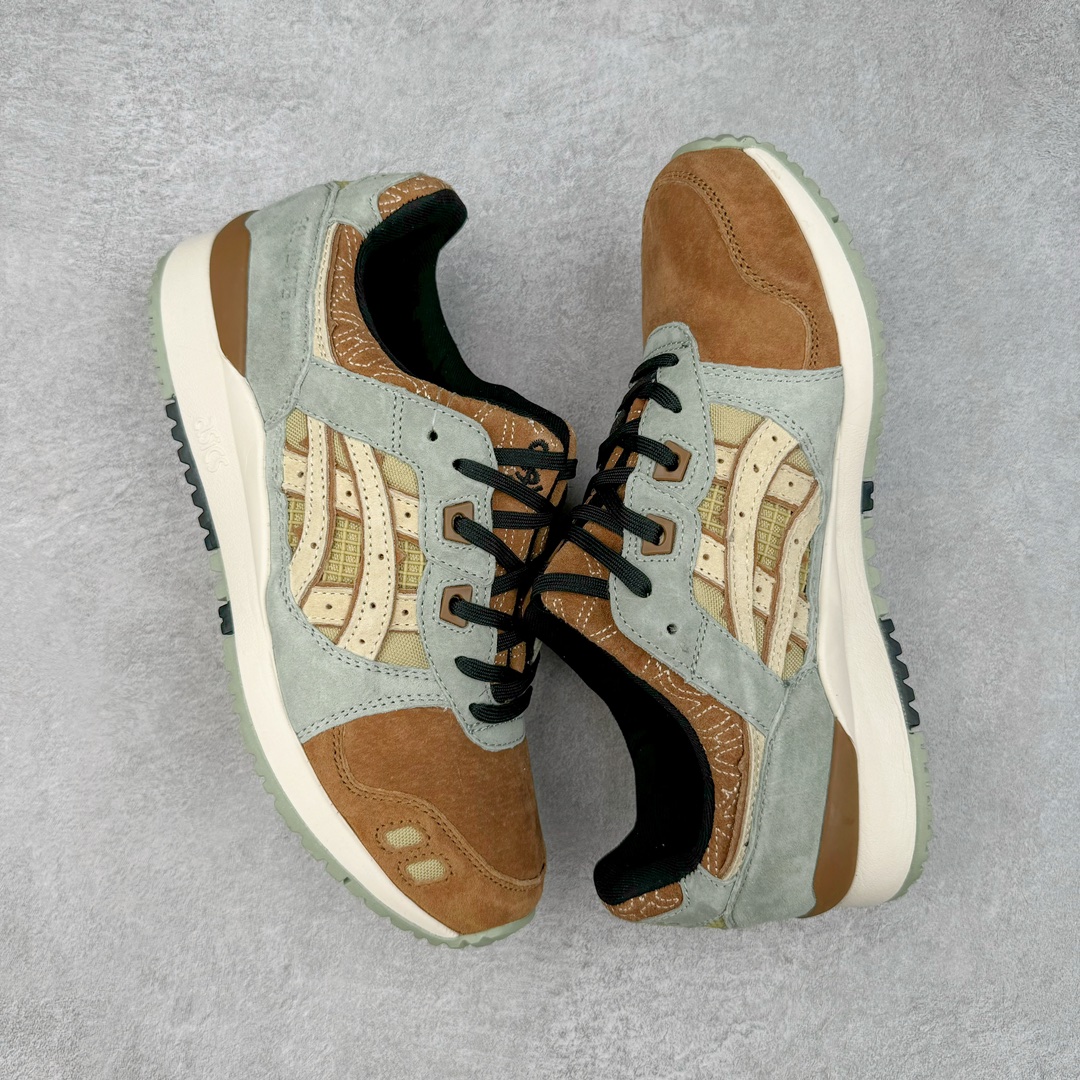 图片[3]-＃纯原福利 Asics Gel-Lyte III 亚瑟士3代系列低帮经典复古休闲运动跑步鞋 伴随着复古跑鞋的再度盛行，让不少运动品牌都将自家经典鞋款重新带回，ASICS 亚瑟士这两年受到众多球鞋爱好者追捧。近期，ASICS 亚瑟士以自己经典的 GEL-LYTE III OG 为蓝本推出了两双全新配色。第一双选择了灰色、藏蓝色和蒂芙尼蓝色拼接呈现，随之妆点一抹粉色，使整双鞋低调又不失细节。材质选择了大面积麂皮与网眼面料打造，保证了质感与透气性兼备。最后以略微泛黄的中底收尾，完善整体设计。另一双以深浅不同的卡其色打造鞋身，缀以淡紫色丰富鞋身细节，想必第一双会更加适合女生上脚。用料与上一双完全相同，提供了优秀的质感。尺码：36 37 37.5 38 39 39.5 40 40.5 41.5 42 42.5 43.5 44 45-选品中心