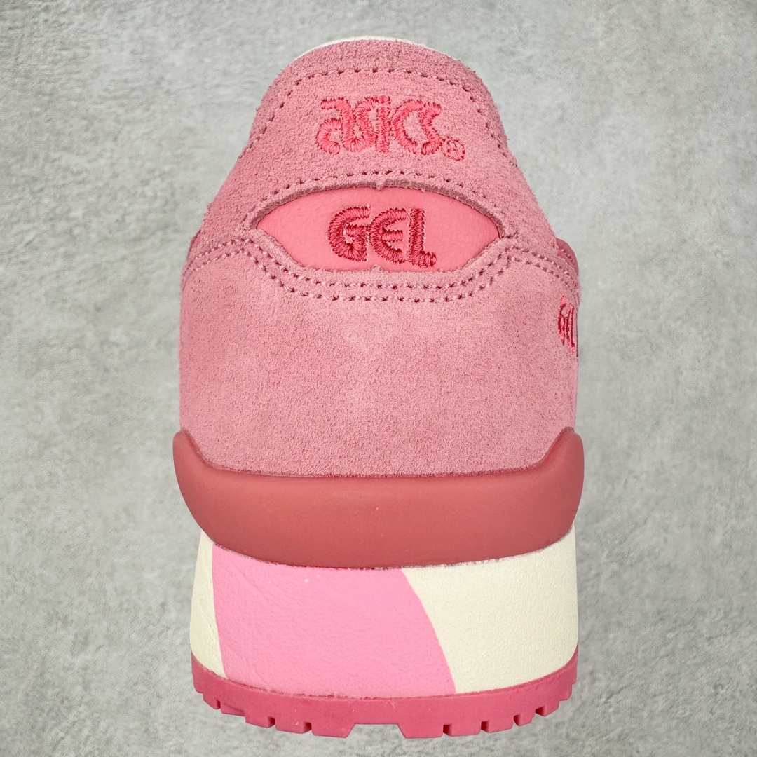 图片[8]-＃纯原福利 Asics Gel-Lyte III 亚瑟士3代系列低帮经典复古休闲运动跑步鞋 伴随着复古跑鞋的再度盛行，让不少运动品牌都将自家经典鞋款重新带回，ASICS 亚瑟士这两年受到众多球鞋爱好者追捧。近期，ASICS 亚瑟士以自己经典的 GEL-LYTE III OG 为蓝本推出了两双全新配色。第一双选择了灰色、藏蓝色和蒂芙尼蓝色拼接呈现，随之妆点一抹粉色，使整双鞋低调又不失细节。材质选择了大面积麂皮与网眼面料打造，保证了质感与透气性兼备。最后以略微泛黄的中底收尾，完善整体设计。另一双以深浅不同的卡其色打造鞋身，缀以淡紫色丰富鞋身细节，想必第一双会更加适合女生上脚。用料与上一双完全相同，提供了优秀的质感。尺码：36 37 37.5 38 39 39.5 40 40.5 41.5 42 42.5 43.5 44 45-选品中心