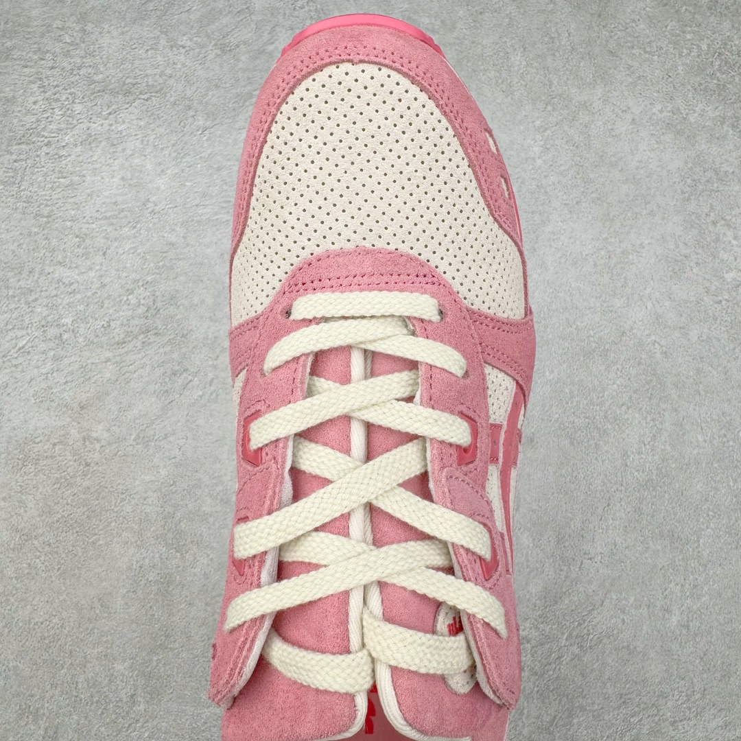 图片[4]-＃纯原福利 Asics Gel-Lyte III 亚瑟士3代系列低帮经典复古休闲运动跑步鞋 伴随着复古跑鞋的再度盛行，让不少运动品牌都将自家经典鞋款重新带回，ASICS 亚瑟士这两年受到众多球鞋爱好者追捧。近期，ASICS 亚瑟士以自己经典的 GEL-LYTE III OG 为蓝本推出了两双全新配色。第一双选择了灰色、藏蓝色和蒂芙尼蓝色拼接呈现，随之妆点一抹粉色，使整双鞋低调又不失细节。材质选择了大面积麂皮与网眼面料打造，保证了质感与透气性兼备。最后以略微泛黄的中底收尾，完善整体设计。另一双以深浅不同的卡其色打造鞋身，缀以淡紫色丰富鞋身细节，想必第一双会更加适合女生上脚。用料与上一双完全相同，提供了优秀的质感。尺码：36 37 37.5 38 39 39.5 40 40.5 41.5 42 42.5 43.5 44 45-选品中心