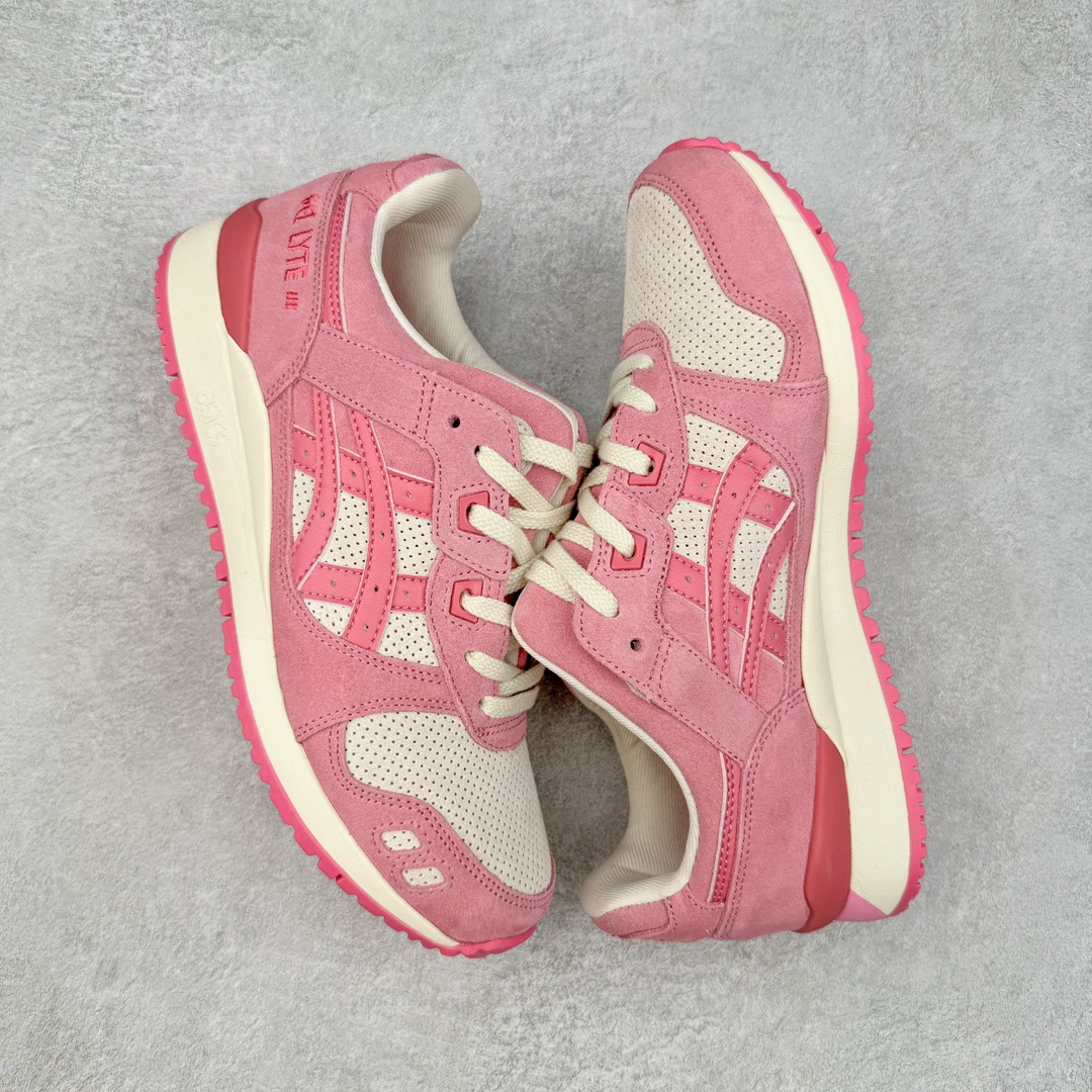 图片[3]-＃纯原福利 Asics Gel-Lyte III 亚瑟士3代系列低帮经典复古休闲运动跑步鞋 伴随着复古跑鞋的再度盛行，让不少运动品牌都将自家经典鞋款重新带回，ASICS 亚瑟士这两年受到众多球鞋爱好者追捧。近期，ASICS 亚瑟士以自己经典的 GEL-LYTE III OG 为蓝本推出了两双全新配色。第一双选择了灰色、藏蓝色和蒂芙尼蓝色拼接呈现，随之妆点一抹粉色，使整双鞋低调又不失细节。材质选择了大面积麂皮与网眼面料打造，保证了质感与透气性兼备。最后以略微泛黄的中底收尾，完善整体设计。另一双以深浅不同的卡其色打造鞋身，缀以淡紫色丰富鞋身细节，想必第一双会更加适合女生上脚。用料与上一双完全相同，提供了优秀的质感。尺码：36 37 37.5 38 39 39.5 40 40.5 41.5 42 42.5 43.5 44 45-选品中心