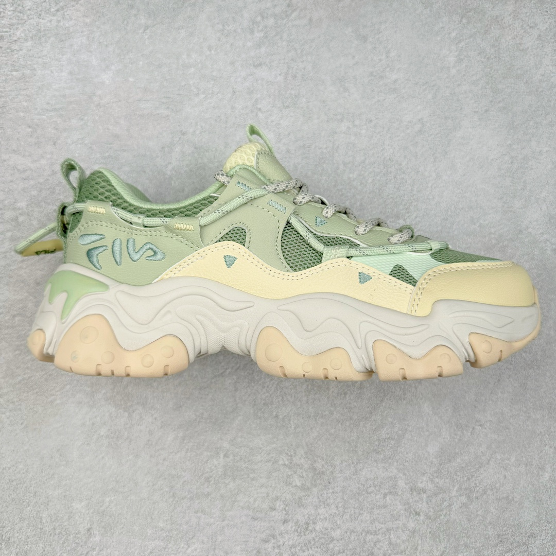 FILA FUSION Fluid 斐乐摩登潮牌防滑耐磨轻便运动鞋 FUSION 系列传承了 FILA 的百年基因，融入年轻运动及潮流文化，成为引领变革、创新突破的一代。以“1+N” 的跨界合作模式重现经典的同时创造经典。带来最出其不意的跨界合作惊喜。同时，FILAFUSION把FILA 的 DNA 融入到定制体验里，你可以随心制造厲于你的产品。FILA FUSION 的鞋家族涵盖了老爹鞋、跑步鞋、网球鞋、季节款。风格复古新潮，满足了时尚人士出行及各类运动的搭配需求，成为当下年轻人筷拥的鞋类品牌之一。FILA FUSION 走进年轻人的世界，通过年轻人运动，街舞，滑板，篮球，展现 FILA FUSION 的潮流态度和年轻文化。FILA FUSION 认为末来属于引领变革、创新突破的年轻一代，让我们一起构成 FILA 未来的蓝图吧！尺码：35.5 36 36.5 37.5 38 38.5 39 40 40.5 41 42 42.5 43 44 44.5 45 45.5-选品中心