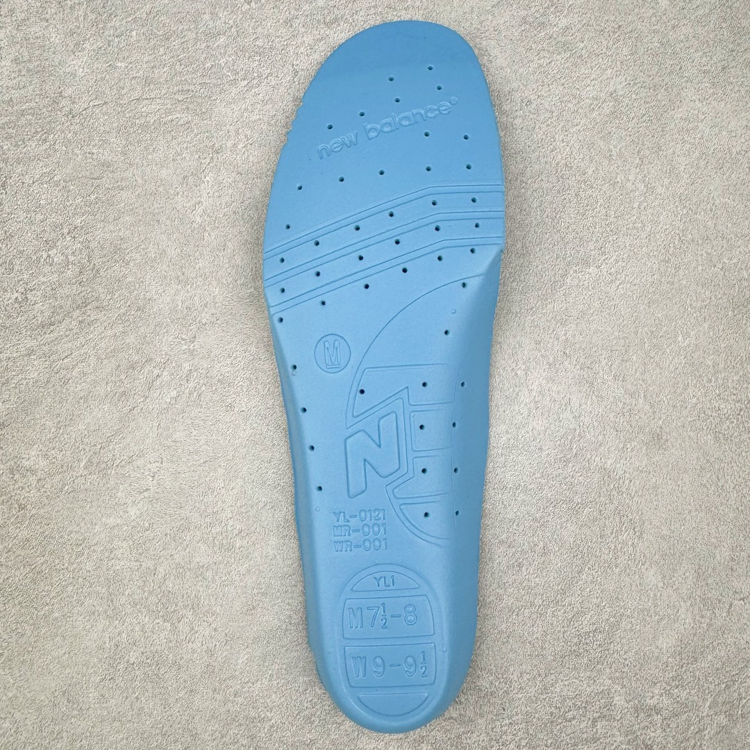 图片[11]-＃总裁 New Balance MR993GL 新百伦NB993总统复古慢跑鞋 元祖灰 正确3M反光细节 原楦原纸版开发 正确6层组合底模精密开发 后跟透明TPU水晶装饰条稳固 沿用了引以为傲的跑鞋手工技艺 采用猪皮绒面并包裹局部透气网面的鞋身设计 菱网鞋舌上刻有New Balance USA 鞋面依旧身着经典的大热之灰 彰显了其高端的品质身份 尺码：40 40.5 41.5 42 42.5 43 44 44.5 45 46.5-选品中心