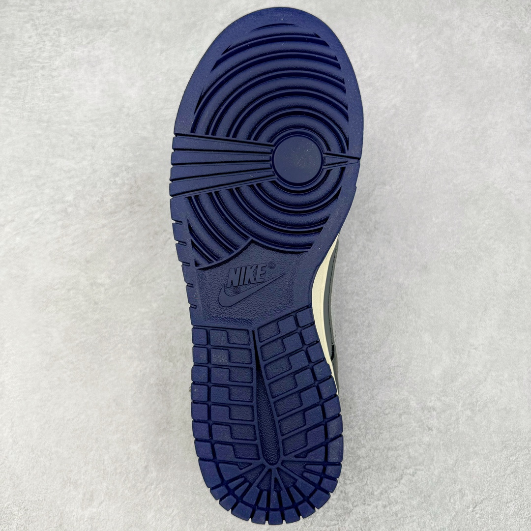 图片[9]-＃YC纯原 NK Dunk Low 暗黑灰 FV8106-181 定制系列天花板 无原鞋不开发 全系列得物原鞋一比一校对开发 配色持续更新中 终端对接 优势输出 全套原厂楦头原纸板数据档案倾力打造 原汁原味莞产 极致还原 圈内最强针车工艺 高端零售指定版 广东原厂配套原盒原标 鞋盒分三个尺码段 原厂冲刀 超高清洁度 全鞋零毛边皮料切割 采用原厂百宏鞋带以及原厂百宏织唛舌标 内标可供原厂几率过验 进口原装条纹中底布 四线拉帮白色点胶 原厂拉帮手法遵循公司 原厂电绣 极致还原 尺码：40 40.5 41 42 42.5 43 44 44.5 45 46-选品中心