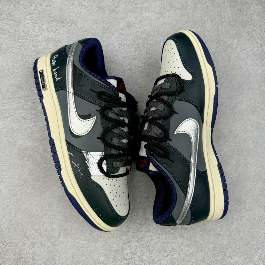 图片[3]-＃YC纯原 NK Dunk Low 暗黑灰 FV8106-181 定制系列天花板 无原鞋不开发 全系列得物原鞋一比一校对开发 配色持续更新中 终端对接 优势输出 全套原厂楦头原纸板数据档案倾力打造 原汁原味莞产 极致还原 圈内最强针车工艺 高端零售指定版 广东原厂配套原盒原标 鞋盒分三个尺码段 原厂冲刀 超高清洁度 全鞋零毛边皮料切割 采用原厂百宏鞋带以及原厂百宏织唛舌标 内标可供原厂几率过验 进口原装条纹中底布 四线拉帮白色点胶 原厂拉帮手法遵循公司 原厂电绣 极致还原 尺码：40 40.5 41 42 42.5 43 44 44.5 45 46-选品中心