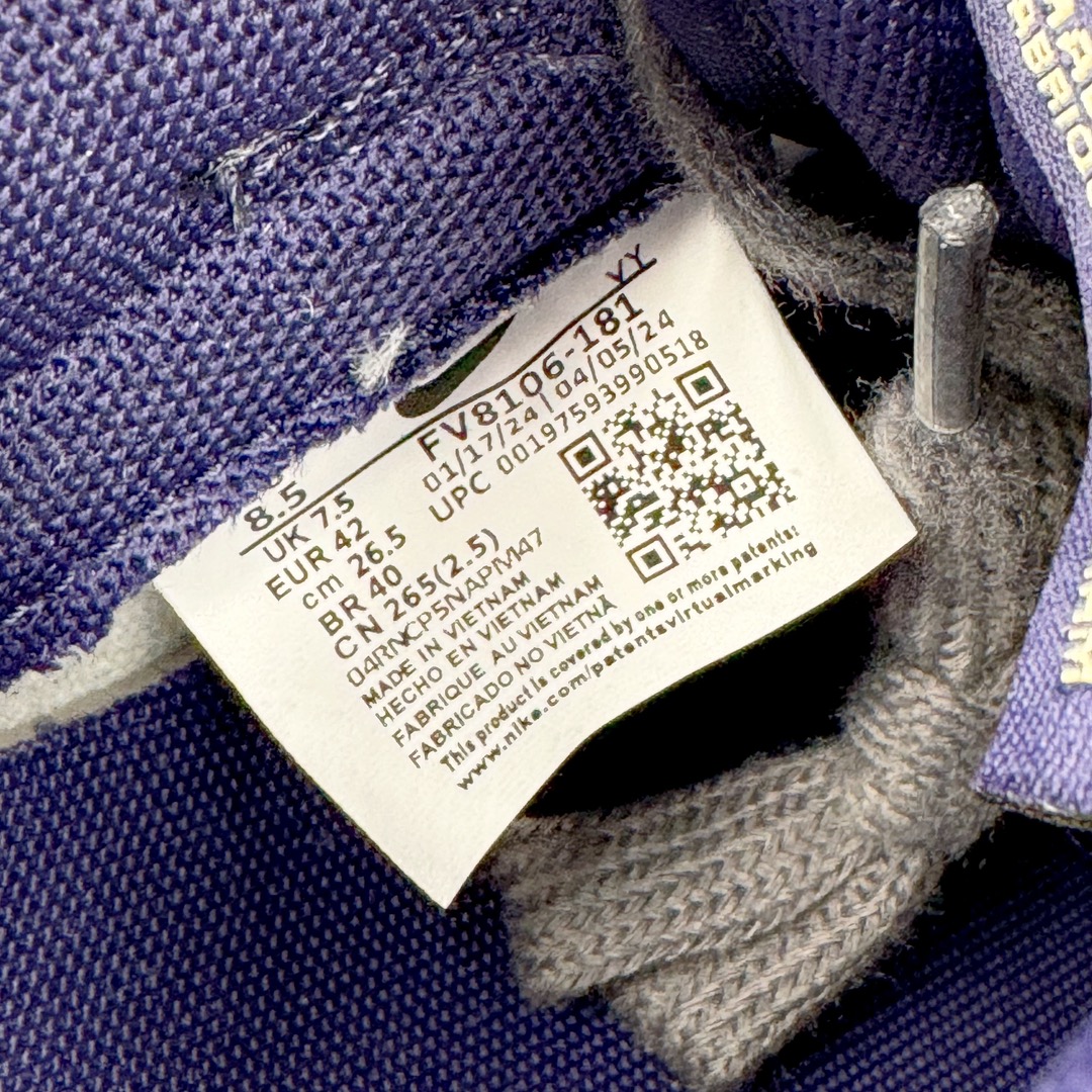 图片[12]-＃YC纯原 NK Dunk Low 暗黑灰 FV8106-181 定制系列天花板 无原鞋不开发 全系列得物原鞋一比一校对开发 配色持续更新中 终端对接 优势输出 全套原厂楦头原纸板数据档案倾力打造 原汁原味莞产 极致还原 圈内最强针车工艺 高端零售指定版 广东原厂配套原盒原标 鞋盒分三个尺码段 原厂冲刀 超高清洁度 全鞋零毛边皮料切割 采用原厂百宏鞋带以及原厂百宏织唛舌标 内标可供原厂几率过验 进口原装条纹中底布 四线拉帮白色点胶 原厂拉帮手法遵循公司 原厂电绣 极致还原 尺码：40 40.5 41 42 42.5 43 44 44.5 45 46-选品中心