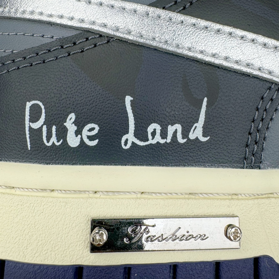 图片[16]-＃YC纯原 NK Dunk Low 暗黑灰 FV8106-181 定制系列天花板 无原鞋不开发 全系列得物原鞋一比一校对开发 配色持续更新中 终端对接 优势输出 全套原厂楦头原纸板数据档案倾力打造 原汁原味莞产 极致还原 圈内最强针车工艺 高端零售指定版 广东原厂配套原盒原标 鞋盒分三个尺码段 原厂冲刀 超高清洁度 全鞋零毛边皮料切割 采用原厂百宏鞋带以及原厂百宏织唛舌标 内标可供原厂几率过验 进口原装条纹中底布 四线拉帮白色点胶 原厂拉帮手法遵循公司 原厂电绣 极致还原 尺码：40 40.5 41 42 42.5 43 44 44.5 45 46-选品中心