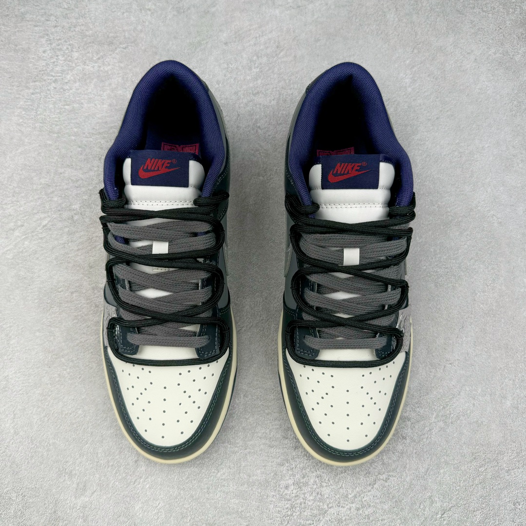图片[2]-＃YC纯原 NK Dunk Low 暗黑灰 FV8106-181 定制系列天花板 无原鞋不开发 全系列得物原鞋一比一校对开发 配色持续更新中 终端对接 优势输出 全套原厂楦头原纸板数据档案倾力打造 原汁原味莞产 极致还原 圈内最强针车工艺 高端零售指定版 广东原厂配套原盒原标 鞋盒分三个尺码段 原厂冲刀 超高清洁度 全鞋零毛边皮料切割 采用原厂百宏鞋带以及原厂百宏织唛舌标 内标可供原厂几率过验 进口原装条纹中底布 四线拉帮白色点胶 原厂拉帮手法遵循公司 原厂电绣 极致还原 尺码：40 40.5 41 42 42.5 43 44 44.5 45 46-选品中心