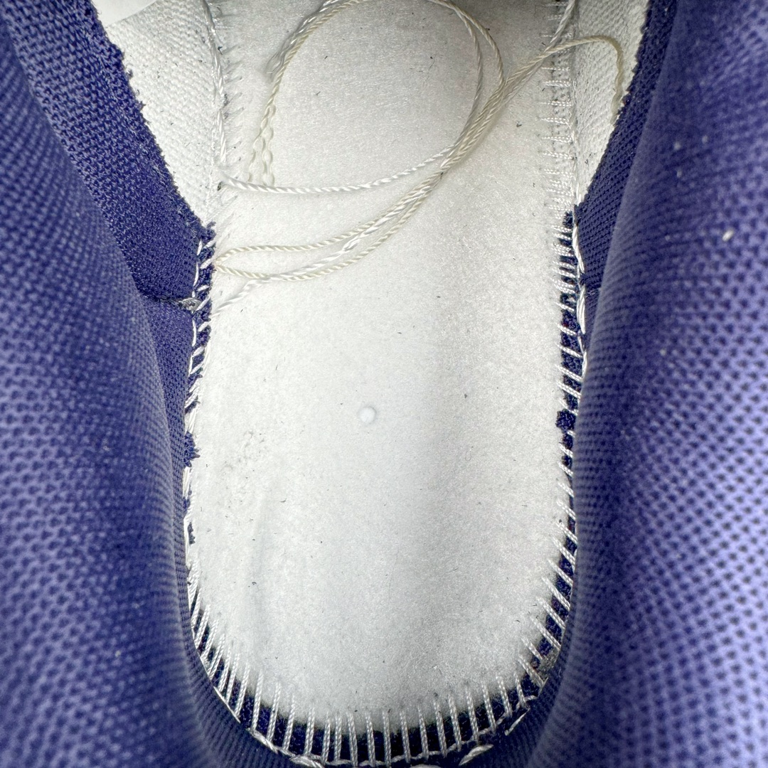 图片[11]-＃YC纯原 NK Dunk Low 暗黑灰 FV8106-181 定制系列天花板 无原鞋不开发 全系列得物原鞋一比一校对开发 配色持续更新中 终端对接 优势输出 全套原厂楦头原纸板数据档案倾力打造 原汁原味莞产 极致还原 圈内最强针车工艺 高端零售指定版 广东原厂配套原盒原标 鞋盒分三个尺码段 原厂冲刀 超高清洁度 全鞋零毛边皮料切割 采用原厂百宏鞋带以及原厂百宏织唛舌标 内标可供原厂几率过验 进口原装条纹中底布 四线拉帮白色点胶 原厂拉帮手法遵循公司 原厂电绣 极致还原 尺码：40 40.5 41 42 42.5 43 44 44.5 45 46-选品中心