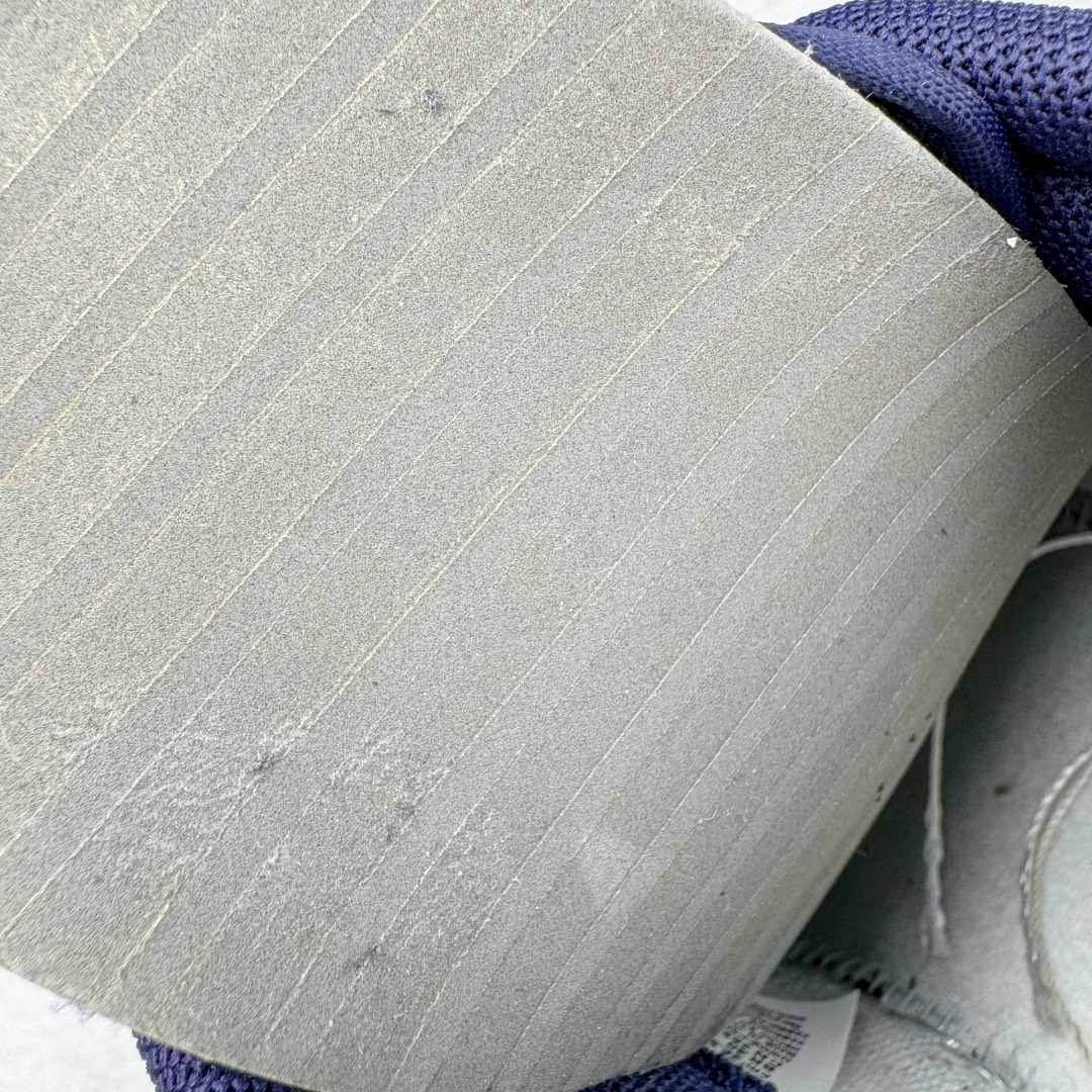 图片[10]-＃YC纯原 NK Dunk Low 暗黑灰 FV8106-181 定制系列天花板 无原鞋不开发 全系列得物原鞋一比一校对开发 配色持续更新中 终端对接 优势输出 全套原厂楦头原纸板数据档案倾力打造 原汁原味莞产 极致还原 圈内最强针车工艺 高端零售指定版 广东原厂配套原盒原标 鞋盒分三个尺码段 原厂冲刀 超高清洁度 全鞋零毛边皮料切割 采用原厂百宏鞋带以及原厂百宏织唛舌标 内标可供原厂几率过验 进口原装条纹中底布 四线拉帮白色点胶 原厂拉帮手法遵循公司 原厂电绣 极致还原 尺码：40 40.5 41 42 42.5 43 44 44.5 45 46-选品中心