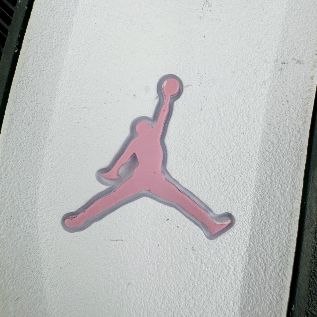 图片[19]-＃K版纯原 Air Jordan AJ4 WMNS \\\”Orchid\\\”猛男粉 AQ9129-501 全新升级改良 原鞋原楦原纸板同源开发 完美呈现乔4的版型 内侧正确双色网格 还原细节 原厂皮料 正确气垫颜色 正确网格工艺 正确拉帮工艺 全鞋原装材料制作 原档案原模具打造 支持全方位与正品对比 尺码：36 36.5 37.5 38 38.5 39 40 40.5 41 42 42.5 43 44 44.5 45 46 47.5-选品中心
