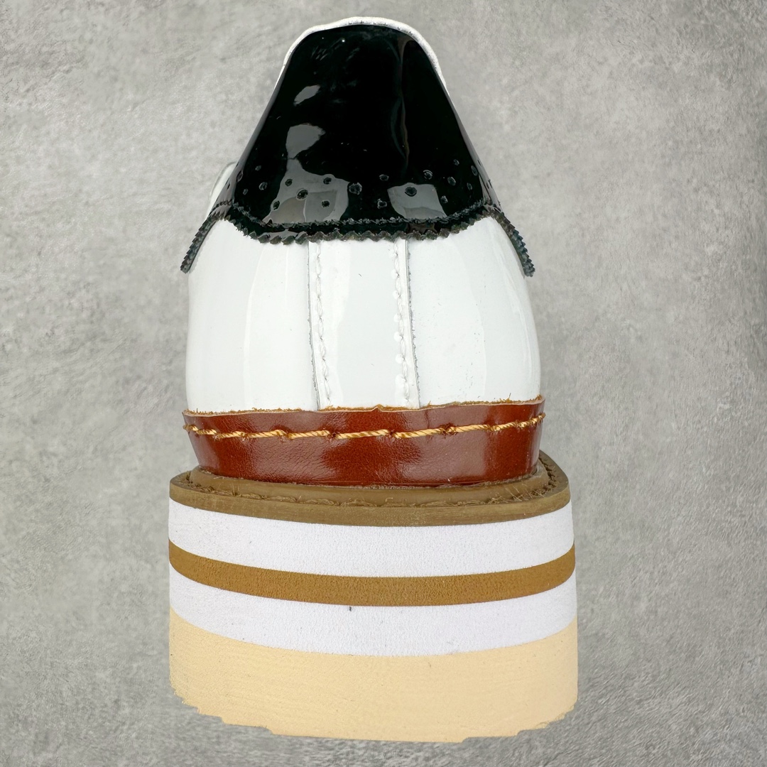 图片[8]-＃特价福利 Clot x AD Superstar “Cloud White”联名圆头舒适耐磨低帮贝壳头板鞋 白棕 货号：IH3132 2023年10月，香港潮牌Clot在纪念20周年2024年春夏时装秀推出将与Adidas再一次合作，这也是联合创始人陈冠希和Adidas在首次合作十多年后再次联手。全新合作特别之处CLOT对标志性的Adidas Superstar系列鞋款进行独特诠释。定于2024年2月23日推出Clot x Adidas Superstar “Cloud White”以云白色、核心黑色和水晶沙的时尚色调组合，采用预科生风格，配有白色皮革鞋身，饰有透气孔以增强透气性，并辅以标志性的贝壳鞋头，其他细节包括侧面的黑色三条纹、联名鞋舌标签和鞋跟标签，而且这款运动鞋采用堆叠式白色和棕褐色中底，为经典巨星增添了独特的风格，最后以奶油色凹槽橡胶外底，确保耐用性和牵引力。这个设计毫不费力地将传统与创新结合在一起。尺码：36 36.5 37.5 38 38.5 39 40 40.5 41 42 42.5 43 44 44.5 45 46-选品中心