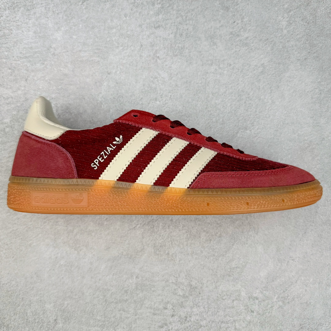 AD Originals Handball SPZL 手球运动员系列百搭休闲运动板鞋 IG1978 这款来自阿迪达斯的这款HANDBALL SPZL前身是一双手球运动鞋，这一次拿来复刻，所以鞋面的主要色彩选用了黑色， 鞋面外侧除了Spezial字母之外还有三叶草标志。Handball SPZL作为复古手球训练鞋与作为室内足球鞋的Samba有着异曲同工之处，但是质感更为出众的鞋身以及丰富的配色选择比起Samba来讲可以说是更胜一筹了！尺码：36 36⅔ 37⅓ 38 38⅔ 39⅓ 40 40⅔ 41⅓ 42 42⅔ 43⅓ 44 45-选品中心
