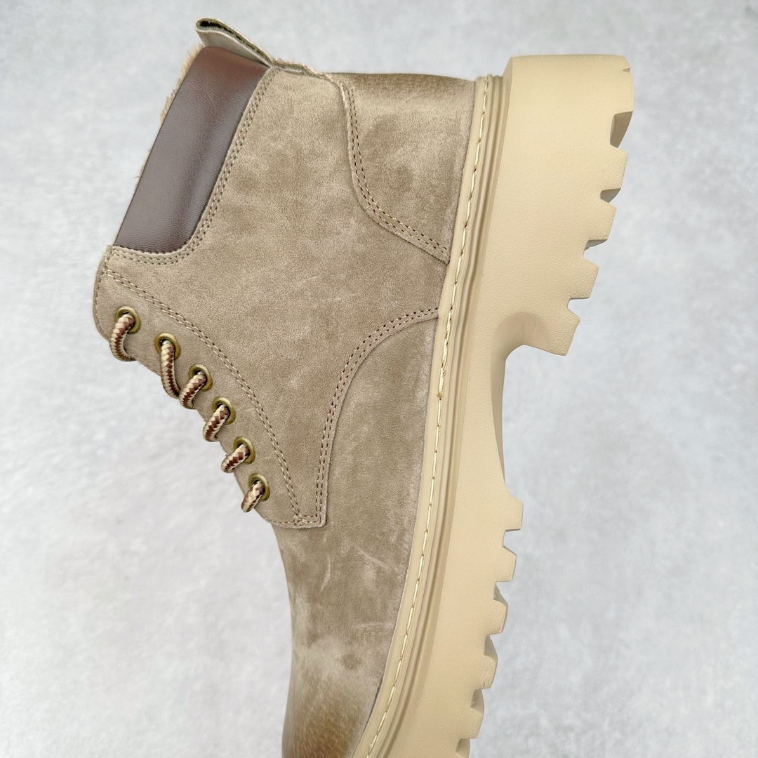 图片[7]-UGG 2024秋冬新品（毛绒一体内里保暖锁热🔥）秋冬必备 户外中帮休闲马丁靴雪地靴 代购专供品质 面料采用进口头层牛皮材质 鞋内里采用🔥毛茸一体内里保暖锁热。外置高弹Modern 外置防滑橡塑发泡超轻大底 系带设计 穿脱十分方便 采用TPU模压定型真皮鞋面材质#EVA轻翼外底防滑,耐磨性和良好的弹性！美国轻奢品牌【UGG】 Tasman Weather Hybrid 塔斯曼混合系列户外中帮休闲马丁靴雪地靴 尺码：39 40 41 42 43 44-选品中心