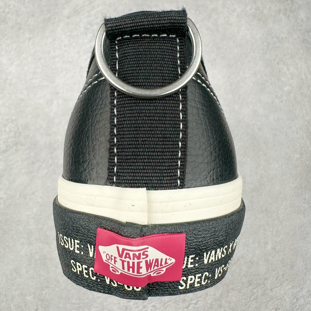 图片[8]-SBTG x Vans Authentic 黑白趾骨 标志性的趾骨元素与军事风元素相结合的设计鞋子采用简单的黑白色调 整体色彩偏低饱和 结合内衬搭配粉色撞色非常吸睛 加上骨骼图案让整双鞋很有设计感 整体上非常有质感 艺术感也很到位 细节满满 货号：VN000BW5BPR 尺码：36-44（36.5 38.5 40.5 42.5）-选品中心