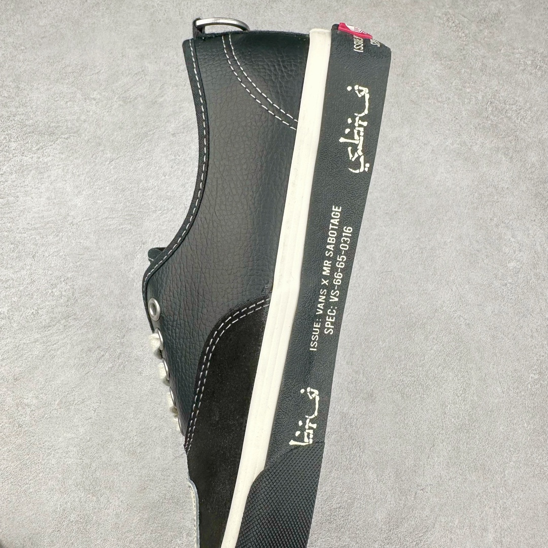 图片[7]-SBTG x Vans Authentic 黑白趾骨 标志性的趾骨元素与军事风元素相结合的设计鞋子采用简单的黑白色调 整体色彩偏低饱和 结合内衬搭配粉色撞色非常吸睛 加上骨骼图案让整双鞋很有设计感 整体上非常有质感 艺术感也很到位 细节满满 货号：VN000BW5BPR 尺码：36-44（36.5 38.5 40.5 42.5）-选品中心