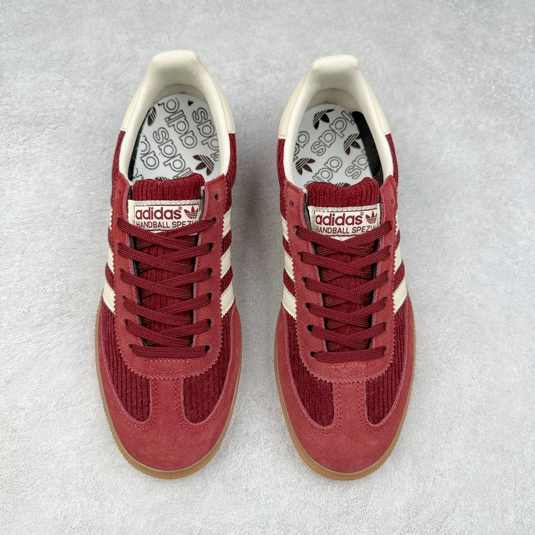 图片[2]-AD Originals Handball SPZL 手球运动员系列百搭休闲运动板鞋 IG1978 这款来自阿迪达斯的这款HANDBALL SPZL前身是一双手球运动鞋，这一次拿来复刻，所以鞋面的主要色彩选用了黑色， 鞋面外侧除了Spezial字母之外还有三叶草标志。Handball SPZL作为复古手球训练鞋与作为室内足球鞋的Samba有着异曲同工之处，但是质感更为出众的鞋身以及丰富的配色选择比起Samba来讲可以说是更胜一筹了！尺码：36 36⅔ 37⅓ 38 38⅔ 39⅓ 40 40⅔ 41⅓ 42 42⅔ 43⅓ 44 45-选品中心