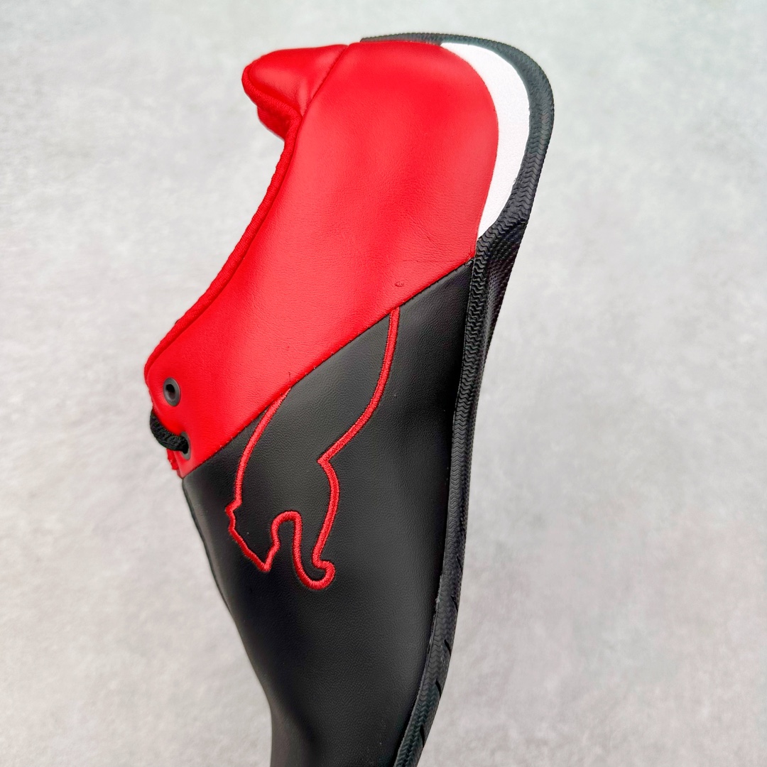 图片[7]-PUMA Speedca OG 彪马极速赛车系列低帮德训风拼接复古百搭休闲运动赛车鞋 鞋款从80、90年代赛车手所穿的防火赛车鞋为原型，鞋身线条模仿了赛车的流线廓形，体现了空气动力学原理的结构。简约流畅的外观，恰好又和贯穿其中的Formstrip Logo融合恰到好处，视觉上细节丰富且协调。本次Speedcat OG鞋款归来，最大看点自然式保留了窄版鞋型以及薄底构造。这两年各品牌鞋底越做越厚，Speedcat反其道而行之，上脚几乎无鞋底的效果带来耳目一新的视觉体验。鞋面依旧是以质感细腻的麂皮材质打造，并且大面积近乎全包裹的使用，复古味道也愈发浓烈。配色上更是将最原始的黑色和红色带回，向F1赛车队的标志性队服致敬。相信让各位一眼种草的更多是出挑的大红色，上脚即可瞬间点亮整体造型，在以球鞋为核心的OOTD中脱颖而出。而另一款黑色则是低调的万金油，彰显新潮个性的同时又不喧宾夺主，也是热爱简约系穿搭朋友的首选。 尺码：35.5 36 37 37.5 38 38.5 39 40 40.5 41 42 42.5 43 44 44.5 45-选品中心