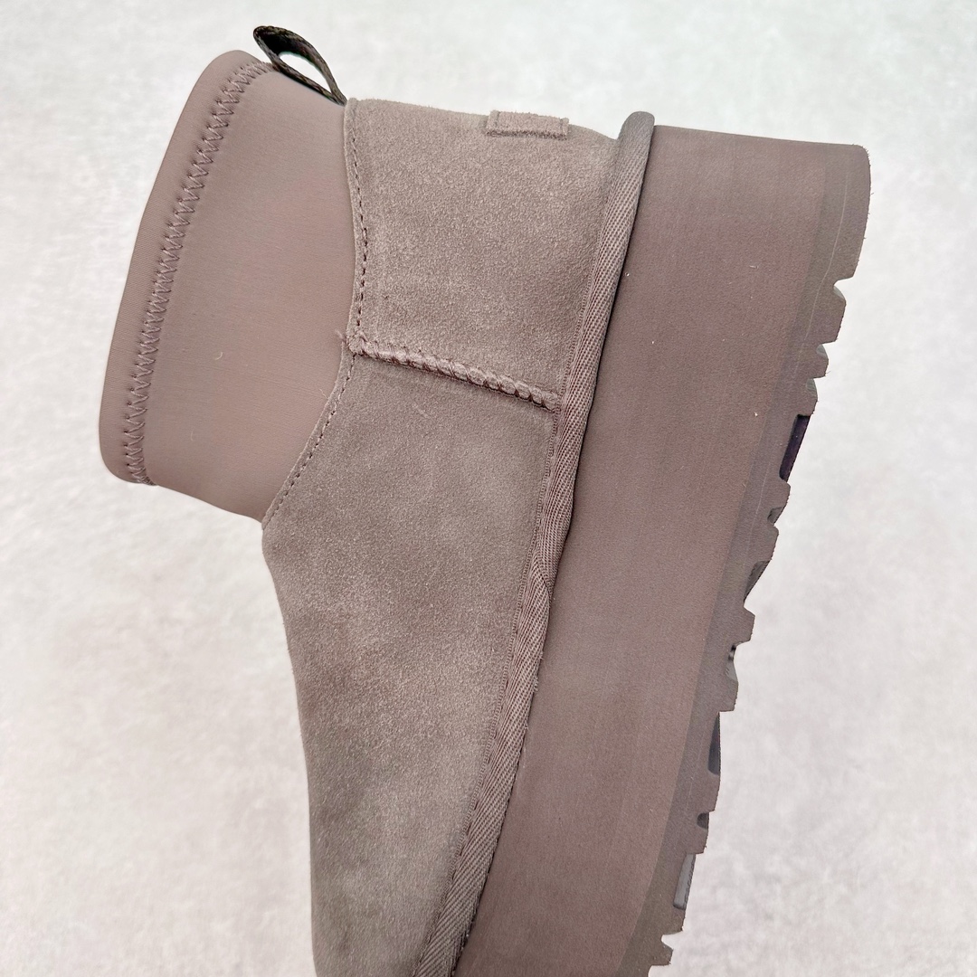 图片[7]-＃K版 UGG 8170经典秋冬羊皮毛一体雪地靴 私人订单价格匠心定位 桑坡八年大厂直供 拒绝高利润 区别杀猪版本 隆丰A级澳洲进口羊皮毛一体 完全遵循ZP工艺流程 代工厂原厂版师 秉承无原鞋不开发选择 注重每一处细节 市面最正版型 TREADLITE\\\”轻翼\\\”科技外底 轻便/耐用/柔韧/桩型【售后郑重承诺】一个月内若出现重大脱胶/断底等质量问题 直接为您换新 翻毛皮鞋面 细腻亲肤再生聚酯纤维滚边 舒适易打理 保暖性佳 UGG plush™ 里衬和内底 茸软亲肤 舒适暖足 经典鞋型搭配轻盈厚底 稳稳拿捏秋冬出街时髦造型 Treadlite by UGG 轻翼大底 轻盈缓震 为双足减负 舒适轻便 助你轻松畅玩整天 尺码：35 36 37 38 39 40-选品中心