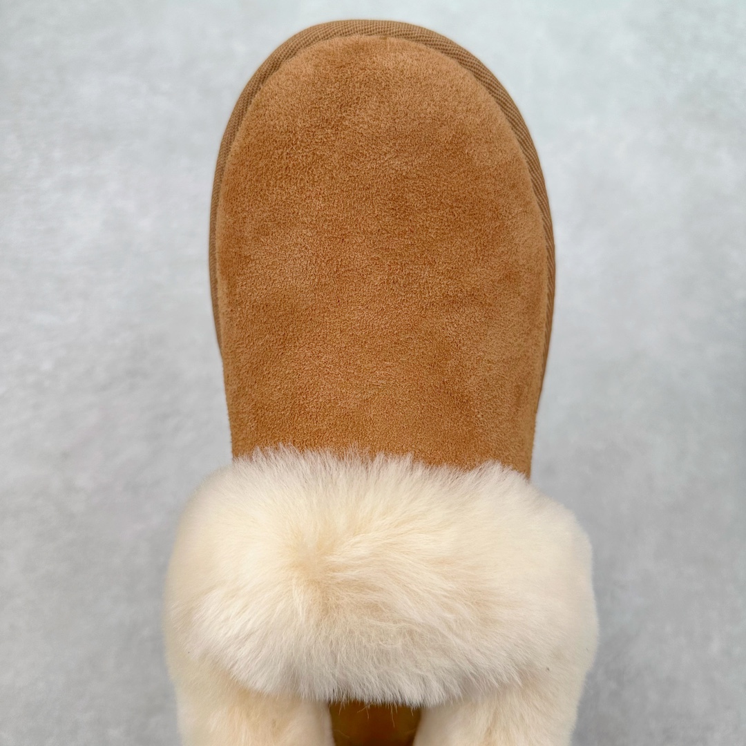 图片[4]-＃K版 UGG 6733经典秋冬羊皮毛一体雪地靴 私人订单价格匠心定位 桑坡八年大厂直供 拒绝高利润 区别杀猪版本 隆丰A级澳洲进口羊皮毛一体 完全遵循ZP工艺流程 代工厂原厂版师 秉承无原鞋不开发选择 注重每一处细节 市面最正版型 TREADLITE\\\”轻翼\\\”科技外底 轻便/耐用/柔韧/桩型【售后郑重承诺】一个月内若出现重大脱胶/断底等质量问题 直接为您换新 翻毛皮鞋面 细腻亲肤再生聚酯纤维滚边 舒适易打理 保暖性佳 UGG plush™ 里衬和内底 茸软亲肤 舒适暖足 经典鞋型搭配轻盈厚底 稳稳拿捏秋冬出街时髦造型 Treadlite by UGG 轻翼大底 轻盈缓震 为双足减负 舒适轻便 助你轻松畅玩整天 尺码：35 36 37 38 39 40-选品中心