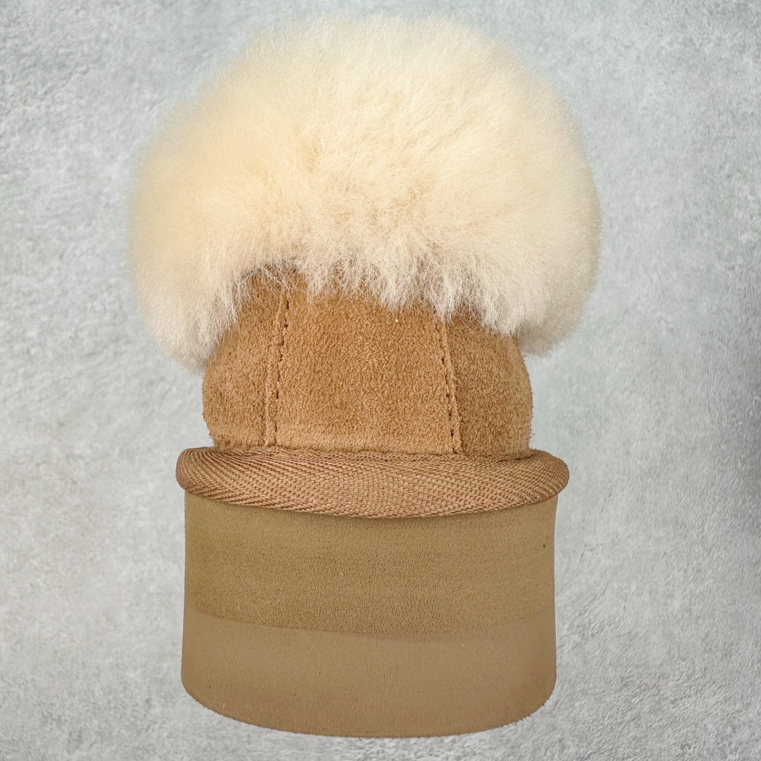 图片[8]-＃K版 UGG 4810经典秋冬羊皮毛一体雪地靴 私人订单价格匠心定位 桑坡八年大厂直供 拒绝高利润 区别杀猪版本 隆丰A级澳洲进口羊皮毛一体 完全遵循ZP工艺流程 代工厂原厂版师 秉承无原鞋不开发选择 注重每一处细节 市面最正版型 TREADLITE\\\”轻翼\\\”科技外底 轻便/耐用/柔韧/桩型【售后郑重承诺】一个月内若出现重大脱胶/断底等质量问题 直接为您换新 翻毛皮鞋面 细腻亲肤再生聚酯纤维滚边 舒适易打理 保暖性佳 UGG plush™ 里衬和内底 茸软亲肤 舒适暖足 经典鞋型搭配轻盈厚底 稳稳拿捏秋冬出街时髦造型 Treadlite by UGG 轻翼大底 轻盈缓震 为双足减负 舒适轻便 助你轻松畅玩整天 尺码：35 36 37 38 39 40-选品中心