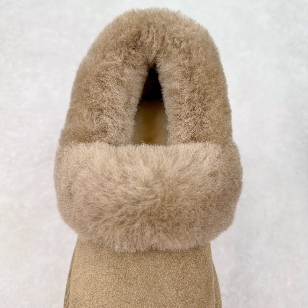 图片[5]-＃K版 UGG 6733经典秋冬羊皮毛一体雪地靴 私人订单价格匠心定位 桑坡八年大厂直供 拒绝高利润 区别杀猪版本 隆丰A级澳洲进口羊皮毛一体 完全遵循ZP工艺流程 代工厂原厂版师 秉承无原鞋不开发选择 注重每一处细节 市面最正版型 TREADLITE\\\”轻翼\\\”科技外底 轻便/耐用/柔韧/桩型【售后郑重承诺】一个月内若出现重大脱胶/断底等质量问题 直接为您换新 翻毛皮鞋面 细腻亲肤再生聚酯纤维滚边 舒适易打理 保暖性佳 UGG plush™ 里衬和内底 茸软亲肤 舒适暖足 经典鞋型搭配轻盈厚底 稳稳拿捏秋冬出街时髦造型 Treadlite by UGG 轻翼大底 轻盈缓震 为双足减负 舒适轻便 助你轻松畅玩整天 尺码：35 36 37 38 39 40-选品中心