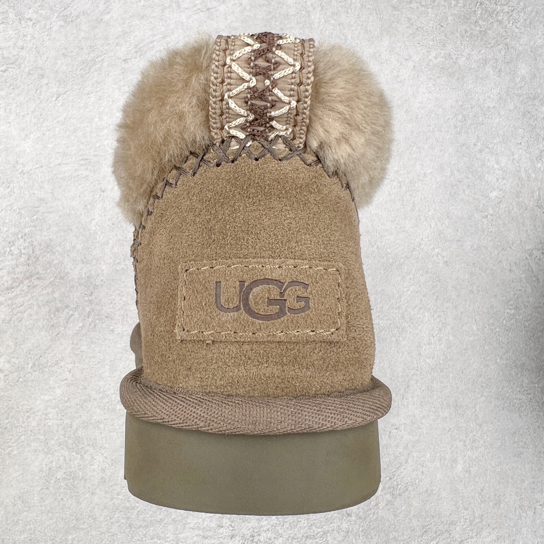 图片[8]-＃K版 UGG 8224经典秋冬羊皮毛一体雪地靴 私人订单价格匠心定位 桑坡八年大厂直供 拒绝高利润 区别杀猪版本 隆丰A级澳洲进口羊皮毛一体 完全遵循ZP工艺流程 代工厂原厂版师 秉承无原鞋不开发选择 注重每一处细节 市面最正版型 TREADLITE\\\”轻翼\\\”科技外底 轻便/耐用/柔韧/桩型【售后郑重承诺】一个月内若出现重大脱胶/断底等质量问题 直接为您换新 翻毛皮鞋面 细腻亲肤再生聚酯纤维滚边 舒适易打理 保暖性佳 UGG plush™ 里衬和内底 茸软亲肤 舒适暖足 经典鞋型搭配轻盈厚底 稳稳拿捏秋冬出街时髦造型 Treadlite by UGG 轻翼大底 轻盈缓震 为双足减负 舒适轻便 助你轻松畅玩整天 尺码：35 36 37 38 39 40-选品中心