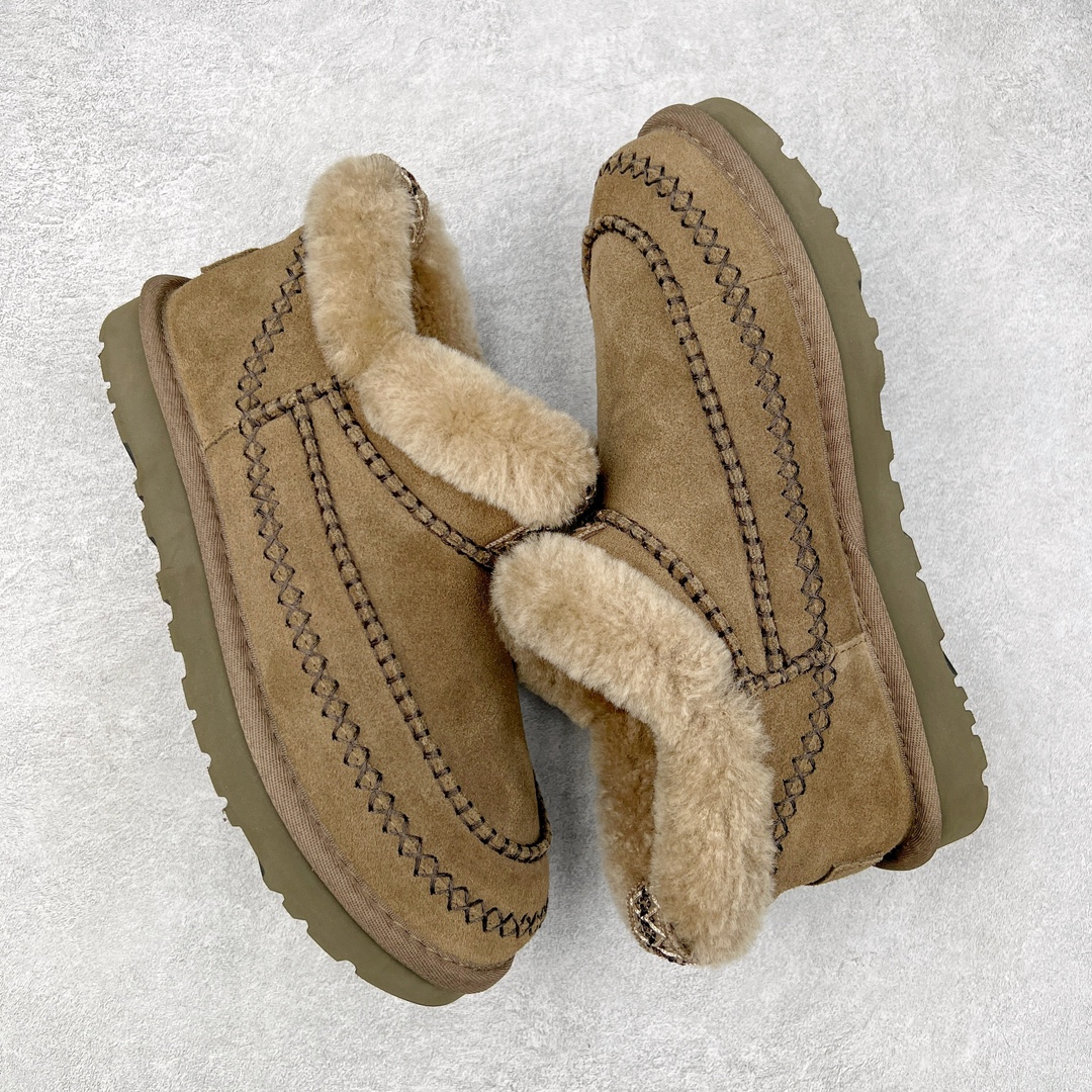 图片[3]-＃K版 UGG 8224经典秋冬羊皮毛一体雪地靴 私人订单价格匠心定位 桑坡八年大厂直供 拒绝高利润 区别杀猪版本 隆丰A级澳洲进口羊皮毛一体 完全遵循ZP工艺流程 代工厂原厂版师 秉承无原鞋不开发选择 注重每一处细节 市面最正版型 TREADLITE\\\”轻翼\\\”科技外底 轻便/耐用/柔韧/桩型【售后郑重承诺】一个月内若出现重大脱胶/断底等质量问题 直接为您换新 翻毛皮鞋面 细腻亲肤再生聚酯纤维滚边 舒适易打理 保暖性佳 UGG plush™ 里衬和内底 茸软亲肤 舒适暖足 经典鞋型搭配轻盈厚底 稳稳拿捏秋冬出街时髦造型 Treadlite by UGG 轻翼大底 轻盈缓震 为双足减负 舒适轻便 助你轻松畅玩整天 尺码：35 36 37 38 39 40-选品中心