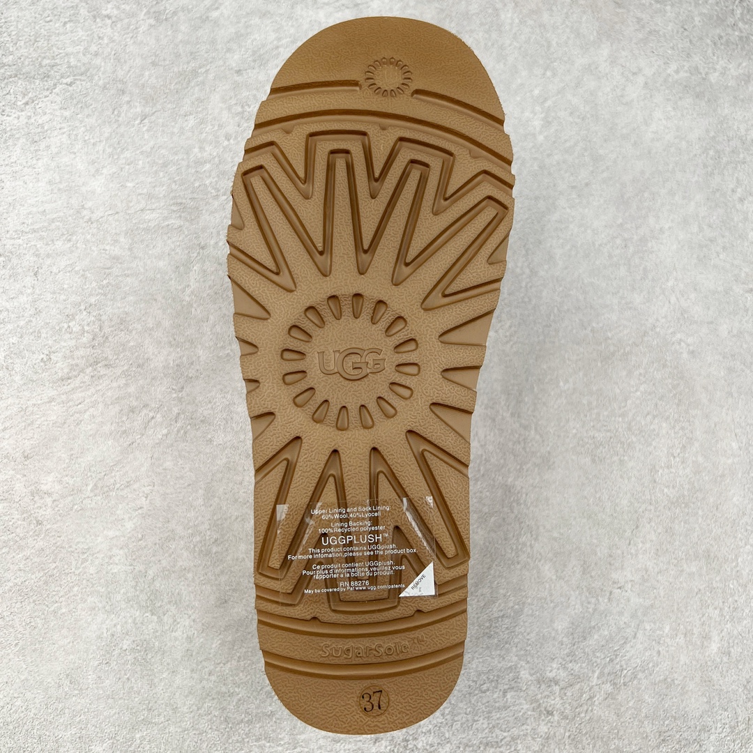 图片[9]-＃K版 UGG 6109经典秋冬羊皮毛一体雪地靴 私人订单价格匠心定位 桑坡八年大厂直供 拒绝高利润 区别杀猪版本 隆丰A级澳洲进口羊皮毛一体 完全遵循ZP工艺流程 代工厂原厂版师 秉承无原鞋不开发选择 注重每一处细节 市面最正版型 TREADLITE\\\”轻翼\\\”科技外底 轻便/耐用/柔韧/桩型【售后郑重承诺】一个月内若出现重大脱胶/断底等质量问题 直接为您换新 翻毛皮鞋面 细腻亲肤再生聚酯纤维滚边 舒适易打理 保暖性佳 UGG plush™ 里衬和内底 茸软亲肤 舒适暖足 经典鞋型搭配轻盈厚底 稳稳拿捏秋冬出街时髦造型 Treadlite by UGG 轻翼大底 轻盈缓震 为双足减负 舒适轻便 助你轻松畅玩整天 尺码：35 36 37 38 39 40-选品中心