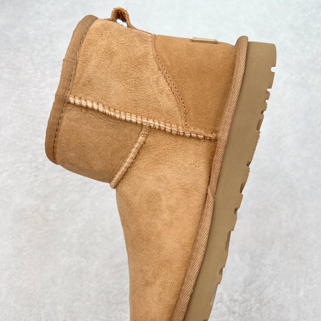 图片[7]-＃K版 UGG 6222经典秋冬羊皮毛一体雪地靴 私人订单价格匠心定位 桑坡八年大厂直供 拒绝高利润 区别杀猪版本 隆丰A级澳洲进口羊皮毛一体 完全遵循ZP工艺流程 代工厂原厂版师 秉承无原鞋不开发选择 注重每一处细节 市面最正版型 TREADLITE\\\”轻翼\\\”科技外底 轻便/耐用/柔韧/桩型【售后郑重承诺】一个月内若出现重大脱胶/断底等质量问题 直接为您换新 翻毛皮鞋面 细腻亲肤再生聚酯纤维滚边 舒适易打理 保暖性佳 UGG plush™ 里衬和内底 茸软亲肤 舒适暖足 经典鞋型搭配轻盈厚底 稳稳拿捏秋冬出街时髦造型 Treadlite by UGG 轻翼大底 轻盈缓震 为双足减负 舒适轻便 助你轻松畅玩整天 尺码：35 36 37 38 39 40-选品中心