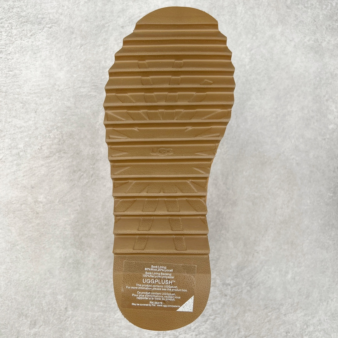 图片[9]-＃K版 UGG 8051经典秋冬羊皮毛一体雪地靴 私人订单价格匠心定位 桑坡八年大厂直供 拒绝高利润 区别杀猪版本 隆丰A级澳洲进口羊皮毛一体 完全遵循ZP工艺流程 代工厂原厂版师 秉承无原鞋不开发选择 注重每一处细节 市面最正版型 TREADLITE\\\”轻翼\\\”科技外底 轻便/耐用/柔韧/桩型【售后郑重承诺】一个月内若出现重大脱胶/断底等质量问题 直接为您换新 翻毛皮鞋面 细腻亲肤再生聚酯纤维滚边 舒适易打理 保暖性佳 UGG plush™ 里衬和内底 茸软亲肤 舒适暖足 经典鞋型搭配轻盈厚底 稳稳拿捏秋冬出街时髦造型 Treadlite by UGG 轻翼大底 轻盈缓震 为双足减负 舒适轻便 助你轻松畅玩整天 尺码：35 36 37 38 39 40-选品中心