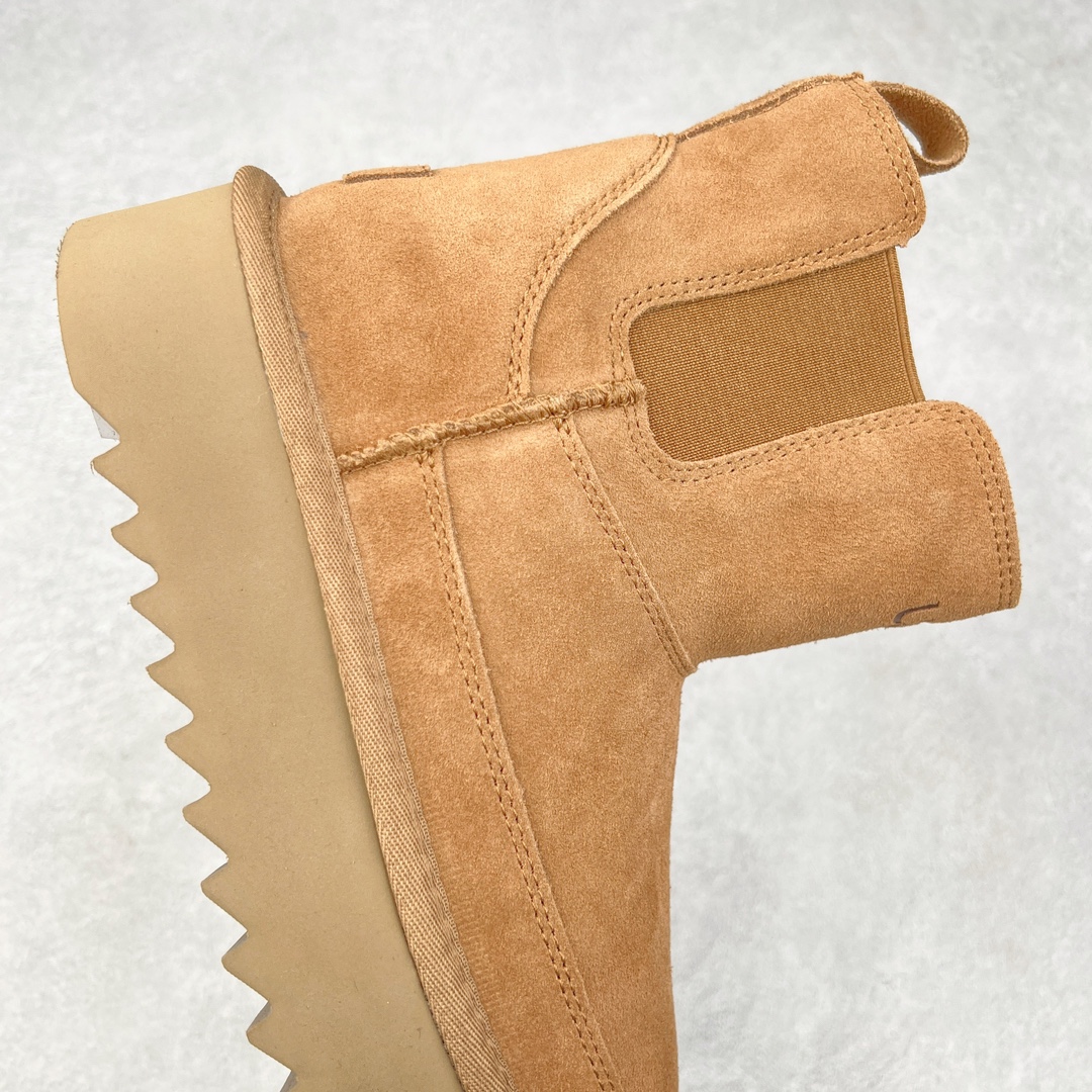 图片[6]-＃K版 UGG 8051经典秋冬羊皮毛一体雪地靴 私人订单价格匠心定位 桑坡八年大厂直供 拒绝高利润 区别杀猪版本 隆丰A级澳洲进口羊皮毛一体 完全遵循ZP工艺流程 代工厂原厂版师 秉承无原鞋不开发选择 注重每一处细节 市面最正版型 TREADLITE\\\”轻翼\\\”科技外底 轻便/耐用/柔韧/桩型【售后郑重承诺】一个月内若出现重大脱胶/断底等质量问题 直接为您换新 翻毛皮鞋面 细腻亲肤再生聚酯纤维滚边 舒适易打理 保暖性佳 UGG plush™ 里衬和内底 茸软亲肤 舒适暖足 经典鞋型搭配轻盈厚底 稳稳拿捏秋冬出街时髦造型 Treadlite by UGG 轻翼大底 轻盈缓震 为双足减负 舒适轻便 助你轻松畅玩整天 尺码：35 36 37 38 39 40-选品中心