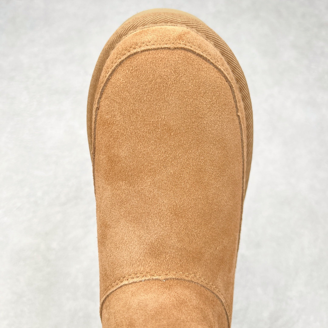 图片[4]-＃K版 UGG 8051经典秋冬羊皮毛一体雪地靴 私人订单价格匠心定位 桑坡八年大厂直供 拒绝高利润 区别杀猪版本 隆丰A级澳洲进口羊皮毛一体 完全遵循ZP工艺流程 代工厂原厂版师 秉承无原鞋不开发选择 注重每一处细节 市面最正版型 TREADLITE\\\”轻翼\\\”科技外底 轻便/耐用/柔韧/桩型【售后郑重承诺】一个月内若出现重大脱胶/断底等质量问题 直接为您换新 翻毛皮鞋面 细腻亲肤再生聚酯纤维滚边 舒适易打理 保暖性佳 UGG plush™ 里衬和内底 茸软亲肤 舒适暖足 经典鞋型搭配轻盈厚底 稳稳拿捏秋冬出街时髦造型 Treadlite by UGG 轻翼大底 轻盈缓震 为双足减负 舒适轻便 助你轻松畅玩整天 尺码：35 36 37 38 39 40-选品中心