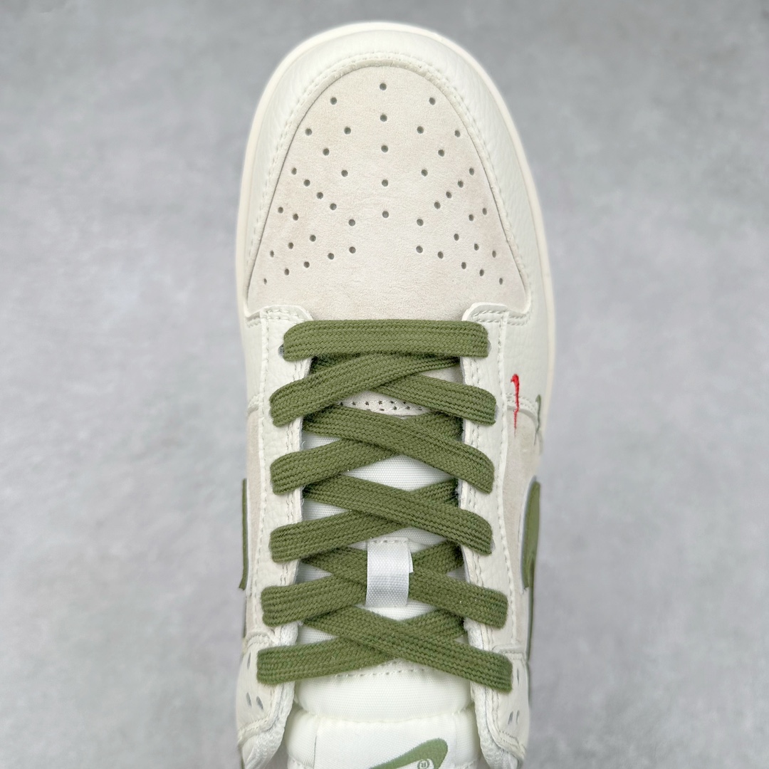 图片[4]-NK Dunk Low 定制配色 XX2025-689 大厂出品 极力推荐 原装头层材料 独家版型蒸餾加工帶來的是更好的视觉和脚感体验大厂纯原品质出货 清洁度 电绣工艺 皮料切割干净无任何毛边 细节完美 尺码：36 36.5 37.5 38 38.5 39 40 40.5 41 42 42.5 43 44 44.5 45 46 47.5-选品中心