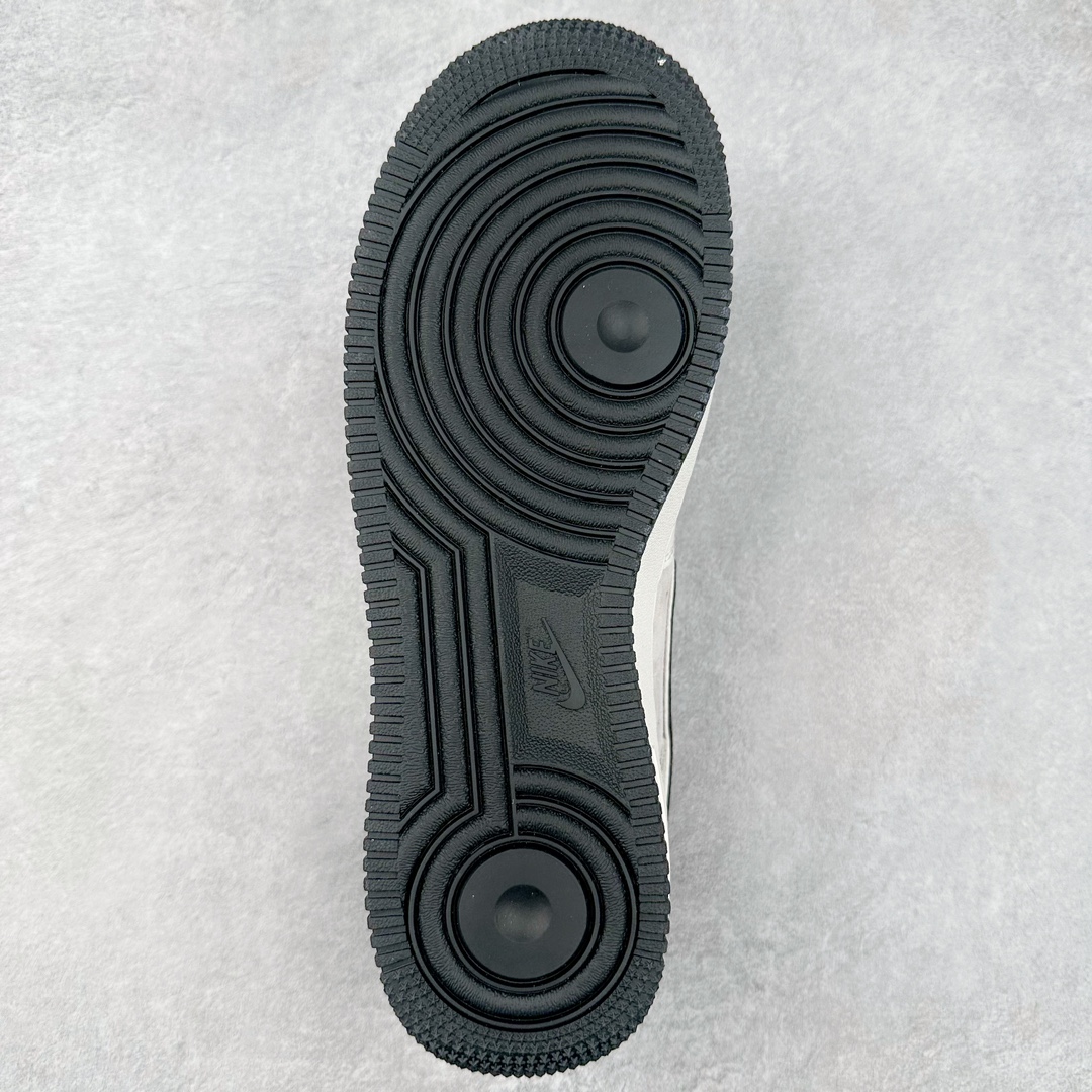 图片[9]-NK Air Force 1´07 Low 空军一号低帮百搭休闲运动板鞋 KK1988-003 柔软、弹性十足的缓震性能和出色的中底设计 横跨复古与现代的外型结合 造就出风靡全球 三十多年的Force 1 直到今天还深受青睐 尺码：36 36.5 37.5 38 38.5 39 40 40.5 41 42 42.5 43 44 44.5 45-选品中心