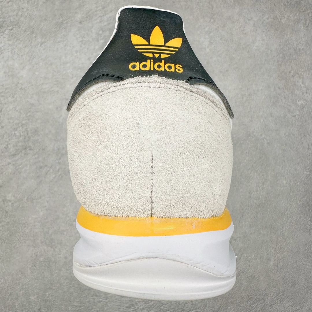 图片[8]-AD SL72 RS系列德训足球风百搭低帮休闲运动板鞋 IH4823 阿迪达斯Originals推出复古「T头鞋」造型的SL72鞋款复刻，有男女两款可选。男生款为SL72RS，鞋型挺立饱满，鞋底增加高度，采用麂皮与布面制作，符合复古氛围；女生款为SL72OGW，致敬经典款式，鞋身纤细，还原70年代设计，以绿色呈现，点缀金色细节。多款配色可选。「T 头鞋」这两年有多火大家见到了吧？明星、穿搭博主几乎人手一双，凭借复古味的外观，以及亲民的价格，同样成为了不少球鞋玩家日常上脚首选。近日 adidas Originals 将有「T 头鞋」造型的诞生于 1972 年的 SL72 鞋款复刻带回，各位买鞋又有新选择了。1972 年 SL72 问世后，引领了后来阿迪达斯的跑鞋发展方向，其中「SL」代表了 Super Light，彰显了产品轻便的特性。1972 年 SL72 问世后，引领了后来阿迪达斯的跑鞋发展方向，其中「SL」代表了 Super Light，彰显了产品轻便的特性。这次 adidas Originals 延续其轻质经典的基因，带来男女两款 SL72。男生款带来 SL72 RS 鞋型，RS 意为 Reshaped（重塑），鞋款在保留了经典的外观基础上，在尼龙材质里增加了填充物，使鞋型更加挺立和饱满，鞋头则更加圆润，鞋底的 EVA 材质则增加了鞋款的高度。女生款则带来 SL72 OG W 鞋型，OG 顾名思义则是致敬经典款式，相较于 RS（Reshaped）鞋款，鞋身更加纤细，其整体鞋身轮廓、线条、细节、材质上尊崇 70 年代 SL72 的设计，还原经典味道。尺码：36 36⅔ 37⅓ 38 38⅔ 39⅓ 40 40⅔ 41⅓ 42 42⅔ 43⅓ 44 44⅔ 45-选品中心