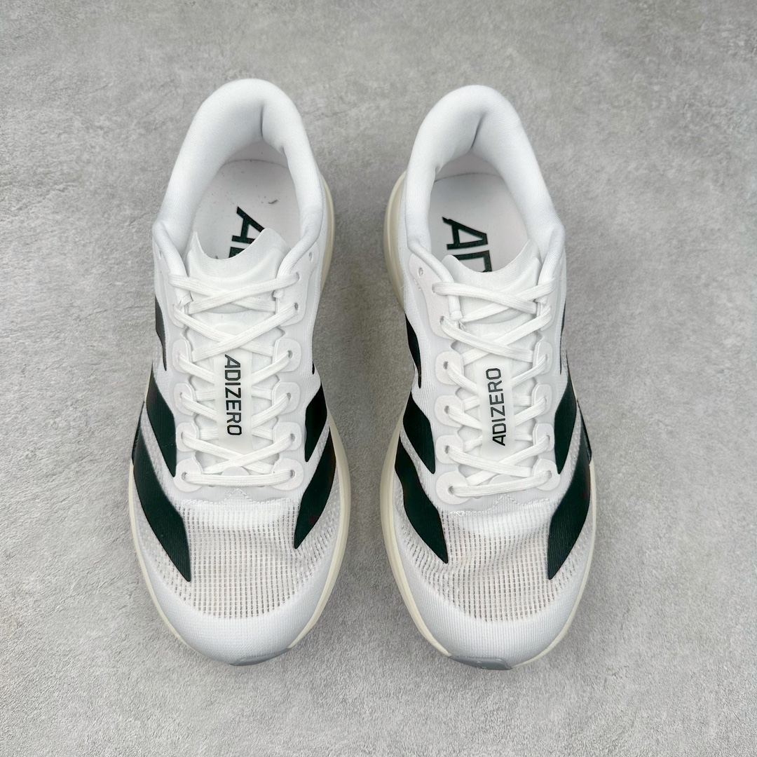 图片[2]-AD Adizero Eva SL M 零度进化版系列低帮轻便透气竞速休闲运动慢跑鞋 JH6206 相信大家对去年 adidas 横空出世的「顶级超跑」adiZero Adios Pro EVO 1 记忆犹新！不仅登顶阿迪史上最轻跑鞋宝座，更在接下来的全球马拉松赛事中，持续书写着惊人成绩，被网友戏称新一代「阿迪神鞋」全网刷屏！极简设计语言与强烈速度感和存在感的鞋侧三线，让人过目不忘，特别种草！其中定位于中长跑训练的 adidas Adizero Evo SL，整体外观造型与 adiZero Adios Pro EVO 1 非常相似。中底配置方面搭载全掌 Lightstrike Pro，鞋面采用透气网面示人，契合日常训练鞋的定位，更加耐用。外底给到了马牌橡胶，及类似上代竞速旗舰 adidas Adizero Adios Pro 3 区域分布。整体看下来无论是外观的鲜明辨识度，还是配置的扎实程度都很顶。尺码：36 36⅔ 37⅓ 38 38⅔ 39⅓ 40 40⅔ 41⅓ 42 42⅔ 43⅓ 44 45-选品中心