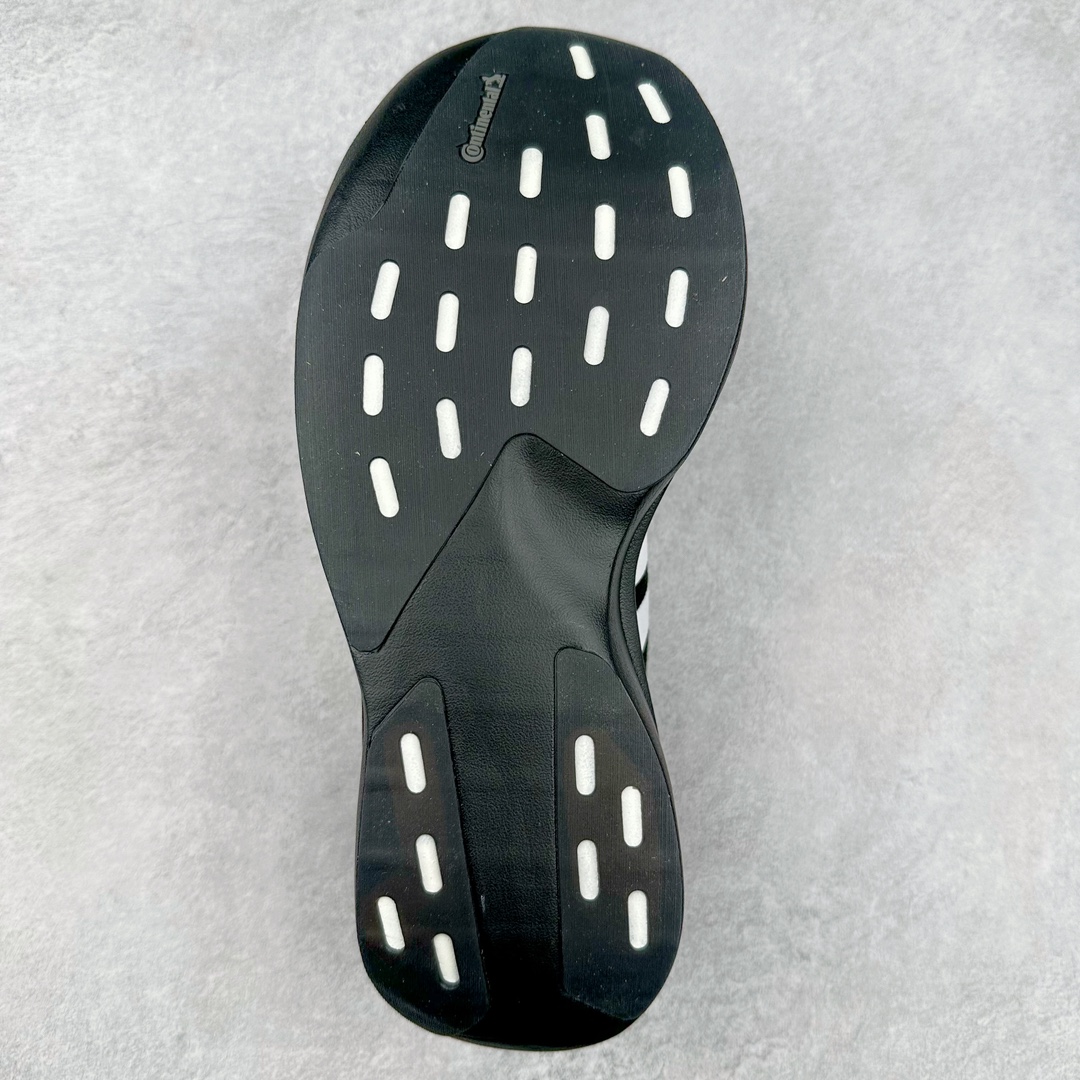 图片[9]-AD Adizero Eva SL M 零度进化版系列低帮轻便透气竞速休闲运动慢跑鞋 JP7149 相信大家对去年 adidas 横空出世的「顶级超跑」adiZero Adios Pro EVO 1 记忆犹新！不仅登顶阿迪史上最轻跑鞋宝座，更在接下来的全球马拉松赛事中，持续书写着惊人成绩，被网友戏称新一代「阿迪神鞋」全网刷屏！极简设计语言与强烈速度感和存在感的鞋侧三线，让人过目不忘，特别种草！其中定位于中长跑训练的 adidas Adizero Evo SL，整体外观造型与 adiZero Adios Pro EVO 1 非常相似。中底配置方面搭载全掌 Lightstrike Pro，鞋面采用透气网面示人，契合日常训练鞋的定位，更加耐用。外底给到了马牌橡胶，及类似上代竞速旗舰 adidas Adizero Adios Pro 3 区域分布。整体看下来无论是外观的鲜明辨识度，还是配置的扎实程度都很顶。尺码：36 36⅔ 37⅓ 38 38⅔ 39⅓ 40 40⅔ 41⅓ 42 42⅔ 43⅓ 44 45-选品中心