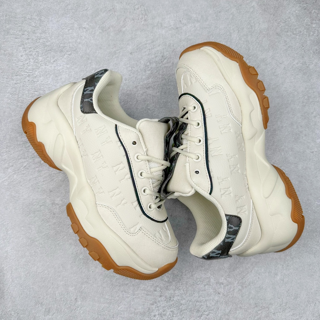 图片[3]-＃DT纯原 MLB Big Ball Chunky 复古印花老爹鞋系列低帮轻量增高厚底百搭休闲运动慢跑鞋 Korea韩国联名NY美国榄球纽约洋基队限定 目前可过轻松秒过各类鉴定 能操作的私聊 韩国代购专供 左脚内置NFC感应 区别市面贴纸假芯片 MLB专用菱形双针中底布 重点细节中底布带注胶孔 原厂NFC感应吊牌 支持鉴定 一个两位数 原盒原标 全套原楦原纸板原厂数据开发 中韩文保养标贴 绿色防霉片 平台代购专供 独家一比一RB+MD组合大底 高频后跟小人Logo精准对位立体饱满 正确网布加超迁鞋面 转印中底走线紧密 转印Logo工艺表层防刮不掉色 尺码：35 36 36.5 37.5 38 38.5 39 40 40.5 41 42 42.5 43 44 44.5 45-选品中心