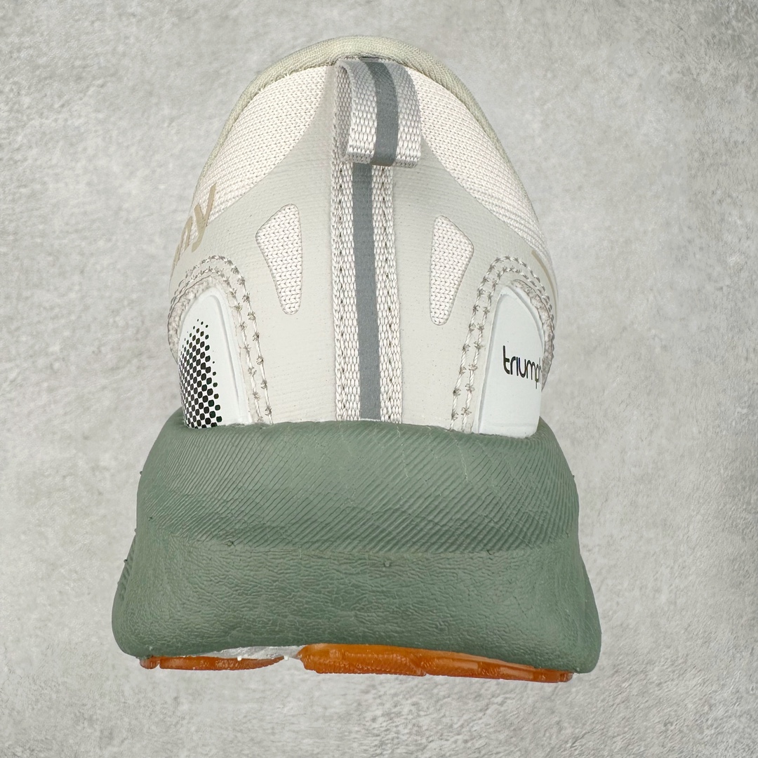 图片[8]-＃SG纯原 Saucony Triumph 22 索康尼胜利22代旗舰级缓震型跑鞋 性能相比前几代再升级：鞋面采用全新升级的工学网设计 贴合脚部更透气 中底部分使用最新的PWRRUN+材质 搭配PWRRUN+鞋垫使中底的大幅加厚 10mm坡差进一步提供缓震、回弹性能 内底则采用了FORMFIT动态适应系统 动态契合脚型 提升包裹性和舒适性 提供更卓越的动态回馈体验 XT-900橡胶大底 可提供良好的抓地力和较强抗磨性能 尺码：35.5 36 36.5 37.5 38 38.5 39 40 40.5 41 42 42.5 43 44 44.5 45-选品中心