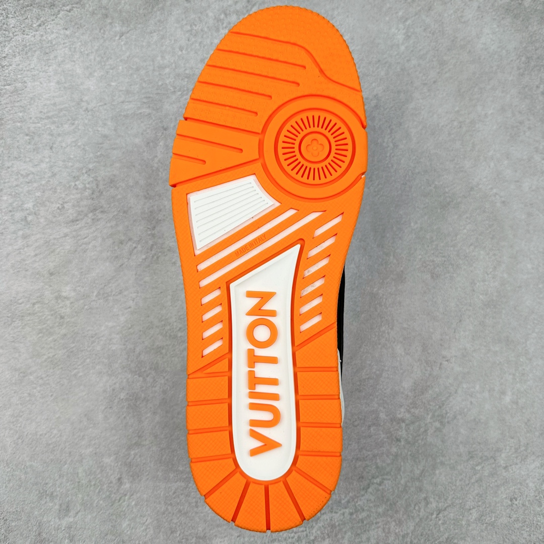 图片[9]-Louis Vuitton Trainer lv时装走秀运动鞋 高尔夫系列 全网最全配色更新最快 最成熟的做工稳定的品控 完美鞋型超高的清洁度 零毛边线头瑕疵 全套原楦原纸版原鞋开模 全网最具灵魂的版型 正确原装黄色鞋盒 正确中底印花 鞋面印花3D高频深度立体 全鞋电脑针车 紧密相连 针距密度一致 环保乳胶注塑鞋垫 厚度脚感还原原版 皮面裁剪部位 统一油边封口工艺 原装橡胶大底含胶量大底组合零偏差 专柜全套包装 防尘袋 说明书 质保卡 男女鞋 尺码：35 36 37 38 39 40 41 42 43 44 45-选品中心