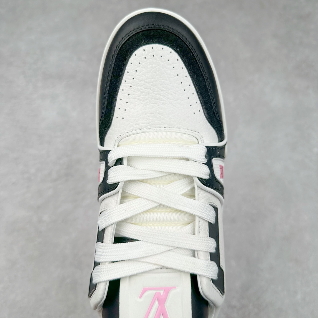 图片[4]-Louis Vuitton Trainer lv时装走秀运动鞋 高尔夫系列 全网最全配色更新最快 最成熟的做工稳定的品控 完美鞋型超高的清洁度 零毛边线头瑕疵 全套原楦原纸版原鞋开模 全网最具灵魂的版型 正确原装黄色鞋盒 正确中底印花 鞋面印花3D高频深度立体 全鞋电脑针车 紧密相连 针距密度一致 环保乳胶注塑鞋垫 厚度脚感还原原版 皮面裁剪部位 统一油边封口工艺 原装橡胶大底含胶量大底组合零偏差 专柜全套包装 防尘袋 说明书 质保卡 男女鞋 尺码：35 36 37 38 39 40 41 42 43 44 45-选品中心