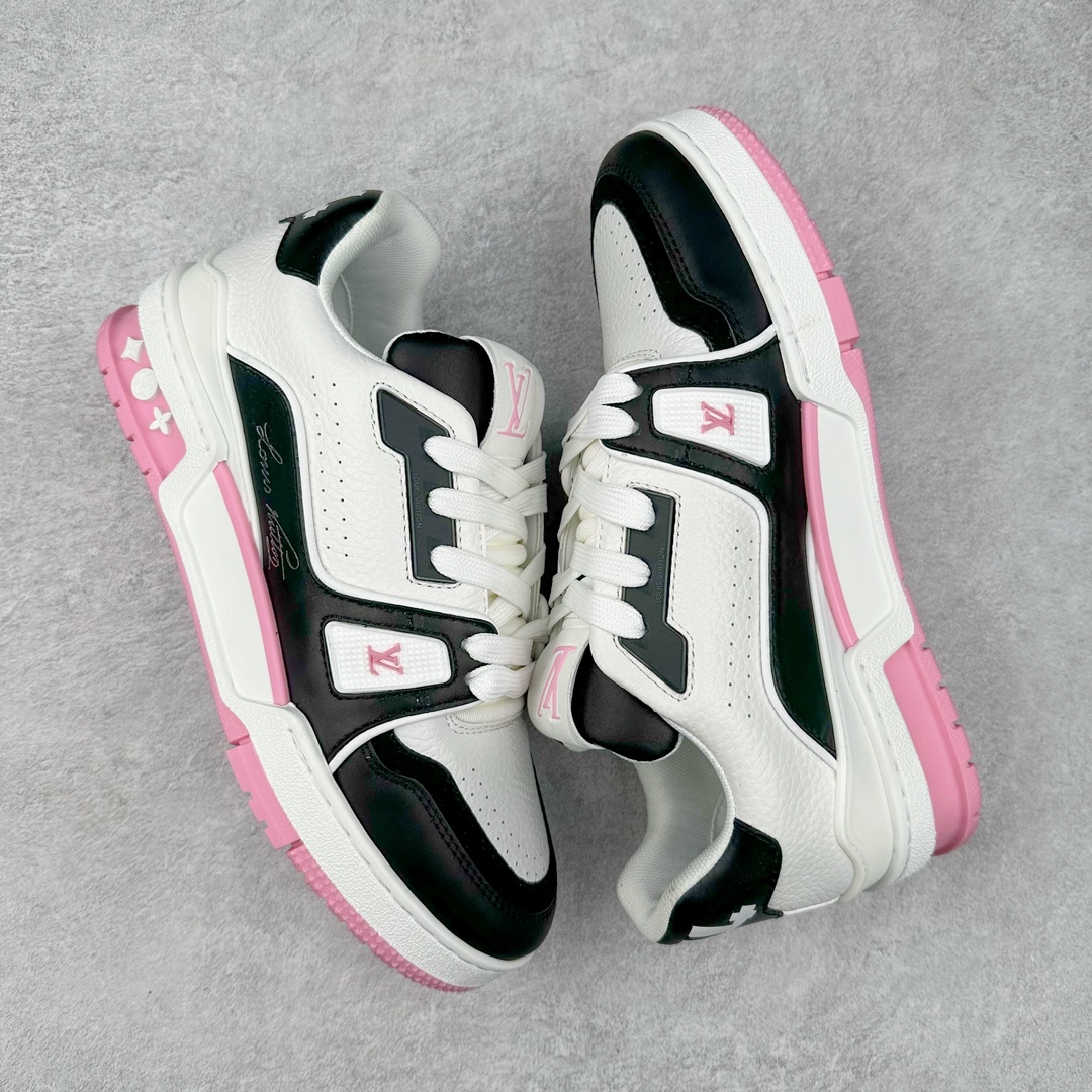 图片[3]-Louis Vuitton Trainer lv时装走秀运动鞋 高尔夫系列 全网最全配色更新最快 最成熟的做工稳定的品控 完美鞋型超高的清洁度 零毛边线头瑕疵 全套原楦原纸版原鞋开模 全网最具灵魂的版型 正确原装黄色鞋盒 正确中底印花 鞋面印花3D高频深度立体 全鞋电脑针车 紧密相连 针距密度一致 环保乳胶注塑鞋垫 厚度脚感还原原版 皮面裁剪部位 统一油边封口工艺 原装橡胶大底含胶量大底组合零偏差 专柜全套包装 防尘袋 说明书 质保卡 男女鞋 尺码：35 36 37 38 39 40 41 42 43 44 45-选品中心