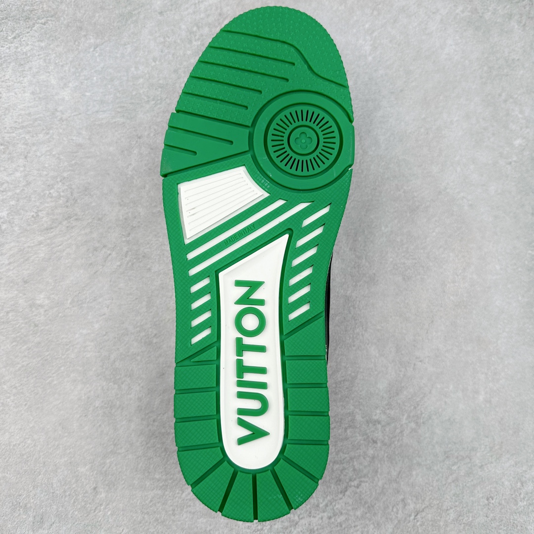 图片[9]-Louis Vuitton Trainer lv时装走秀运动鞋 高尔夫系列 全网最全配色更新最快 最成熟的做工稳定的品控 完美鞋型超高的清洁度 零毛边线头瑕疵 全套原楦原纸版原鞋开模 全网最具灵魂的版型 正确原装黄色鞋盒 正确中底印花 鞋面印花3D高频深度立体 全鞋电脑针车 紧密相连 针距密度一致 环保乳胶注塑鞋垫 厚度脚感还原原版 皮面裁剪部位 统一油边封口工艺 原装橡胶大底含胶量大底组合零偏差 专柜全套包装 防尘袋 说明书 质保卡 男女鞋 尺码：35 36 37 38 39 40 41 42 43 44 45-选品中心