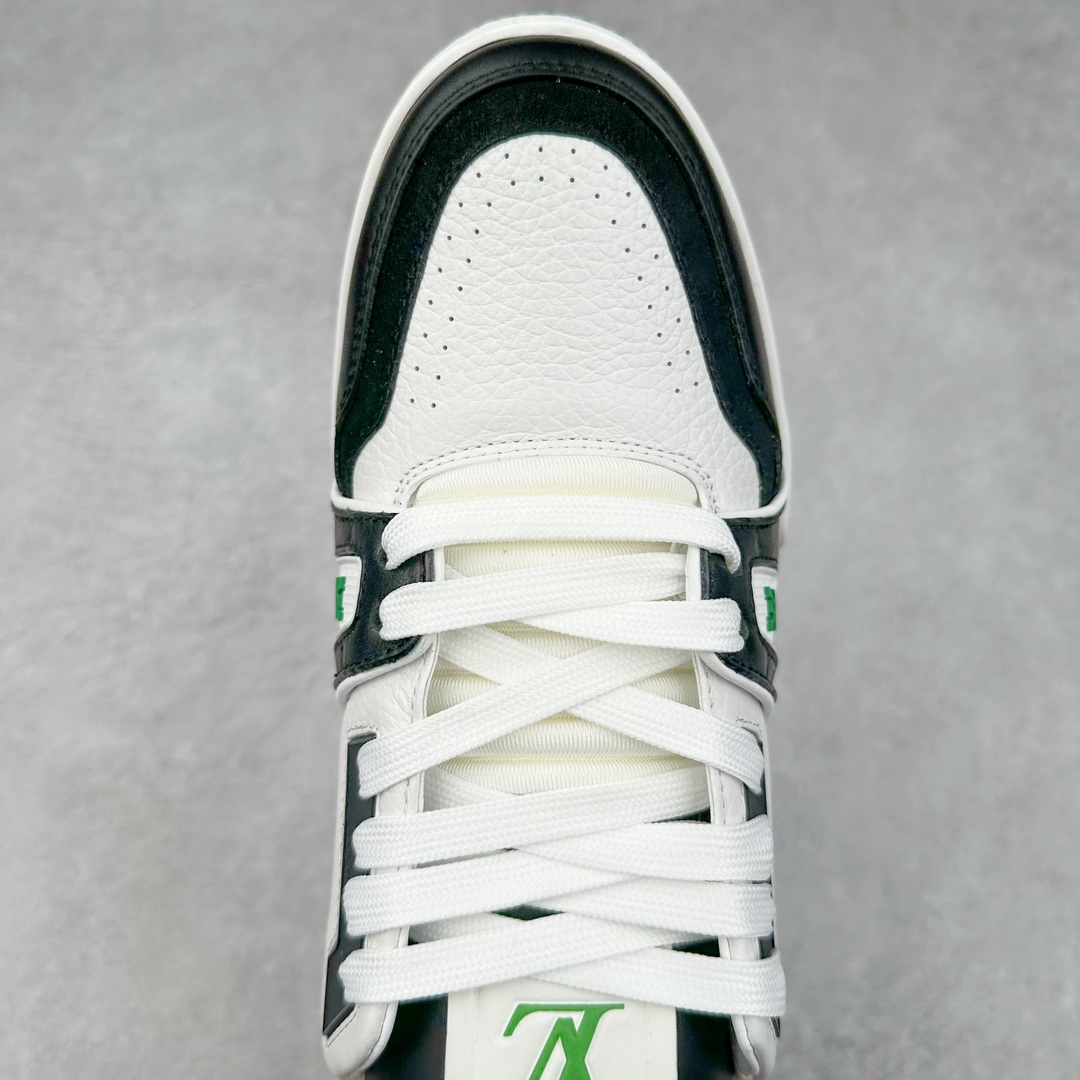 图片[4]-Louis Vuitton Trainer lv时装走秀运动鞋 高尔夫系列 全网最全配色更新最快 最成熟的做工稳定的品控 完美鞋型超高的清洁度 零毛边线头瑕疵 全套原楦原纸版原鞋开模 全网最具灵魂的版型 正确原装黄色鞋盒 正确中底印花 鞋面印花3D高频深度立体 全鞋电脑针车 紧密相连 针距密度一致 环保乳胶注塑鞋垫 厚度脚感还原原版 皮面裁剪部位 统一油边封口工艺 原装橡胶大底含胶量大底组合零偏差 专柜全套包装 防尘袋 说明书 质保卡 男女鞋 尺码：35 36 37 38 39 40 41 42 43 44 45-选品中心